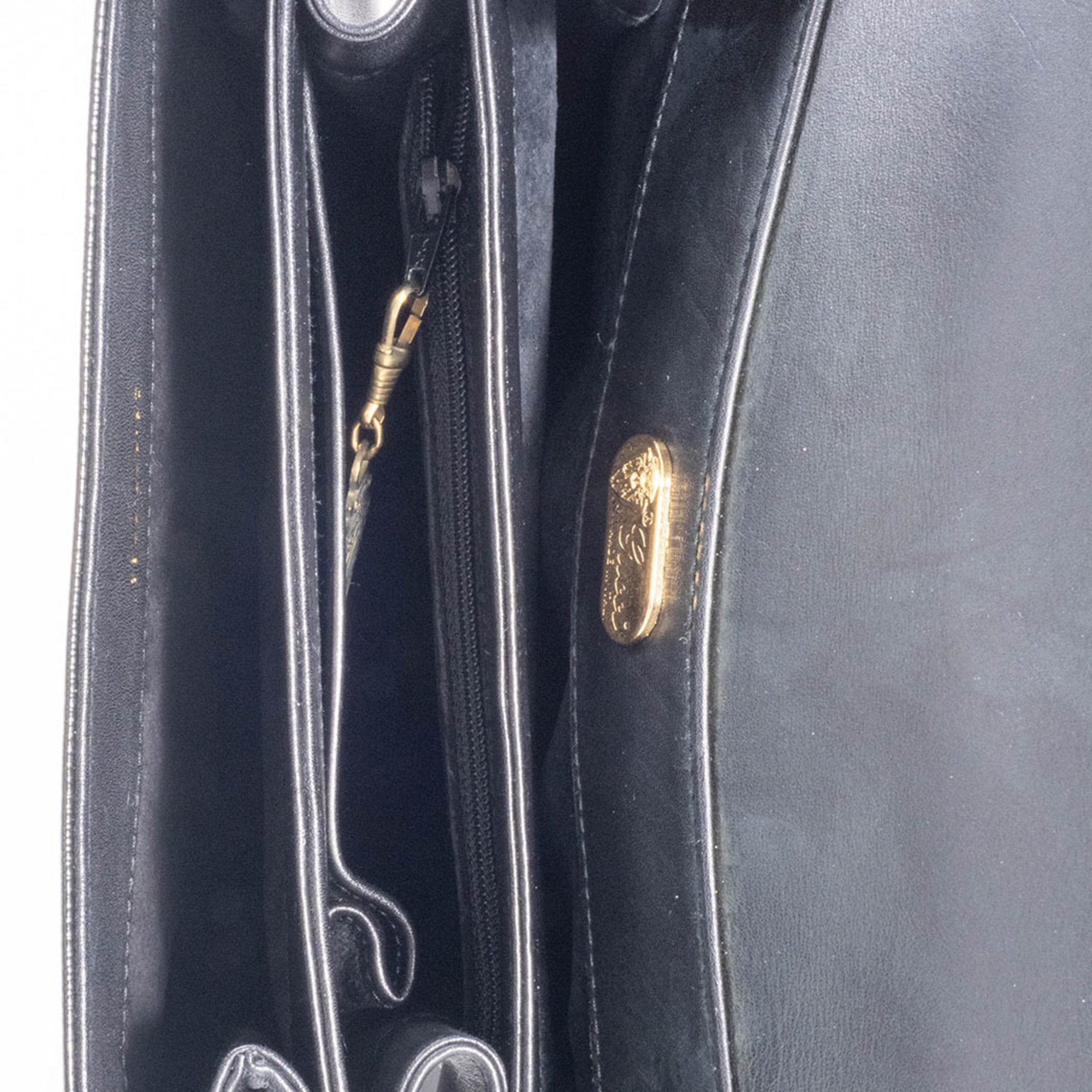 Gucci Black Leather Handbag (Pre-Owned)