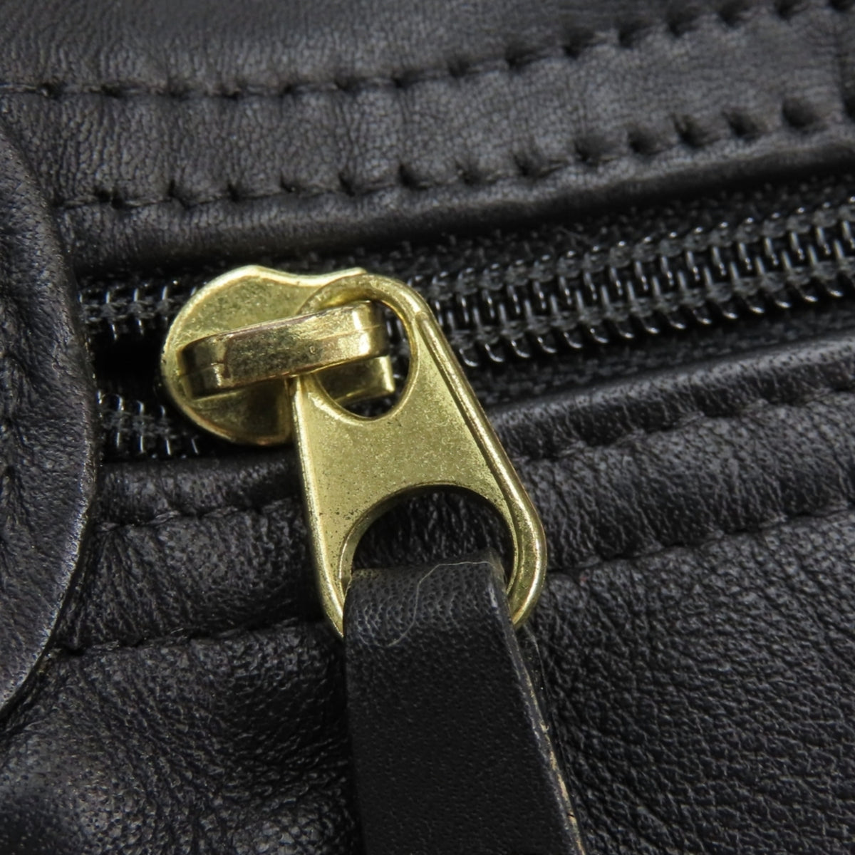 Coach Black Leather Shoulder Bag (Pre-Owned)