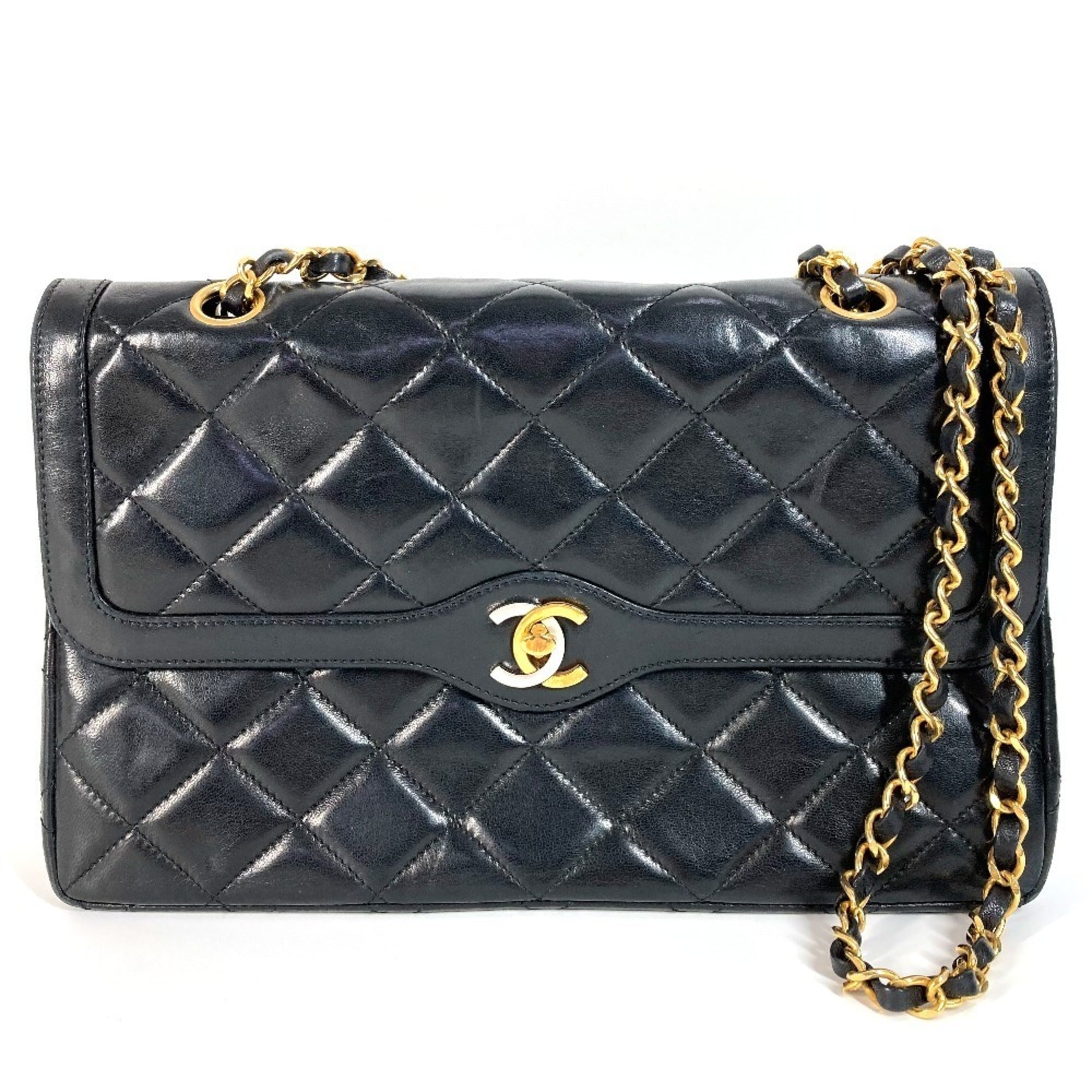 Chanel Black Leather Shoulder Bag (Pre-Owned)