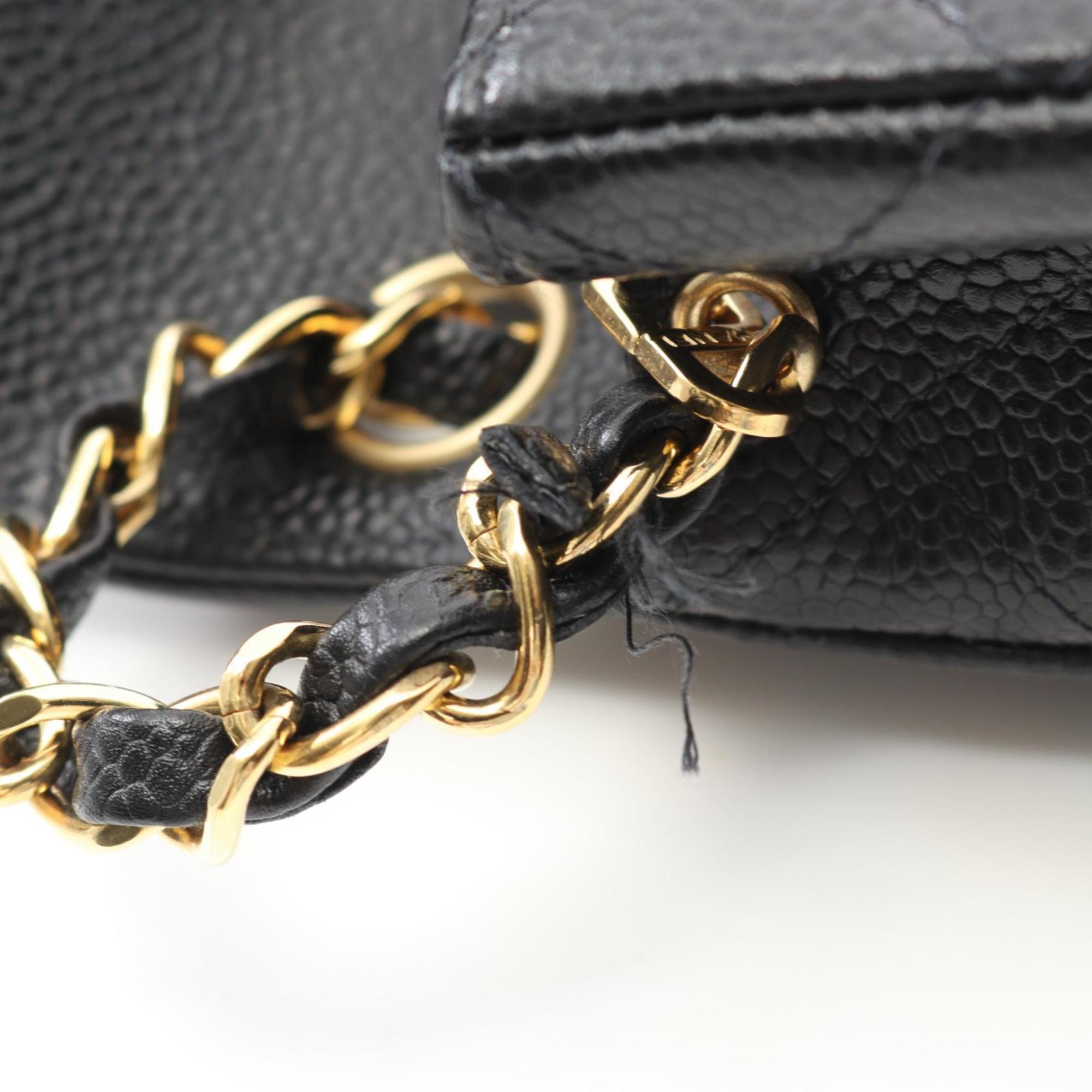 Chanel Matelasse Black Grained Calfskin Shoulder Bag (Pre-Owned)