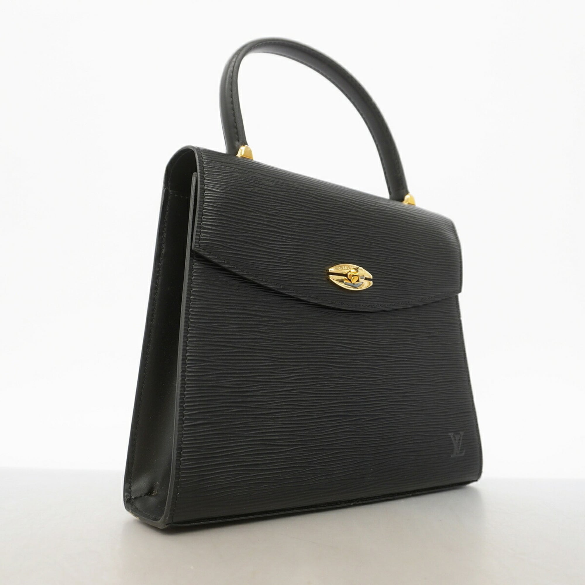 Louis Vuitton Noir Handbag (Pre-Owned)
