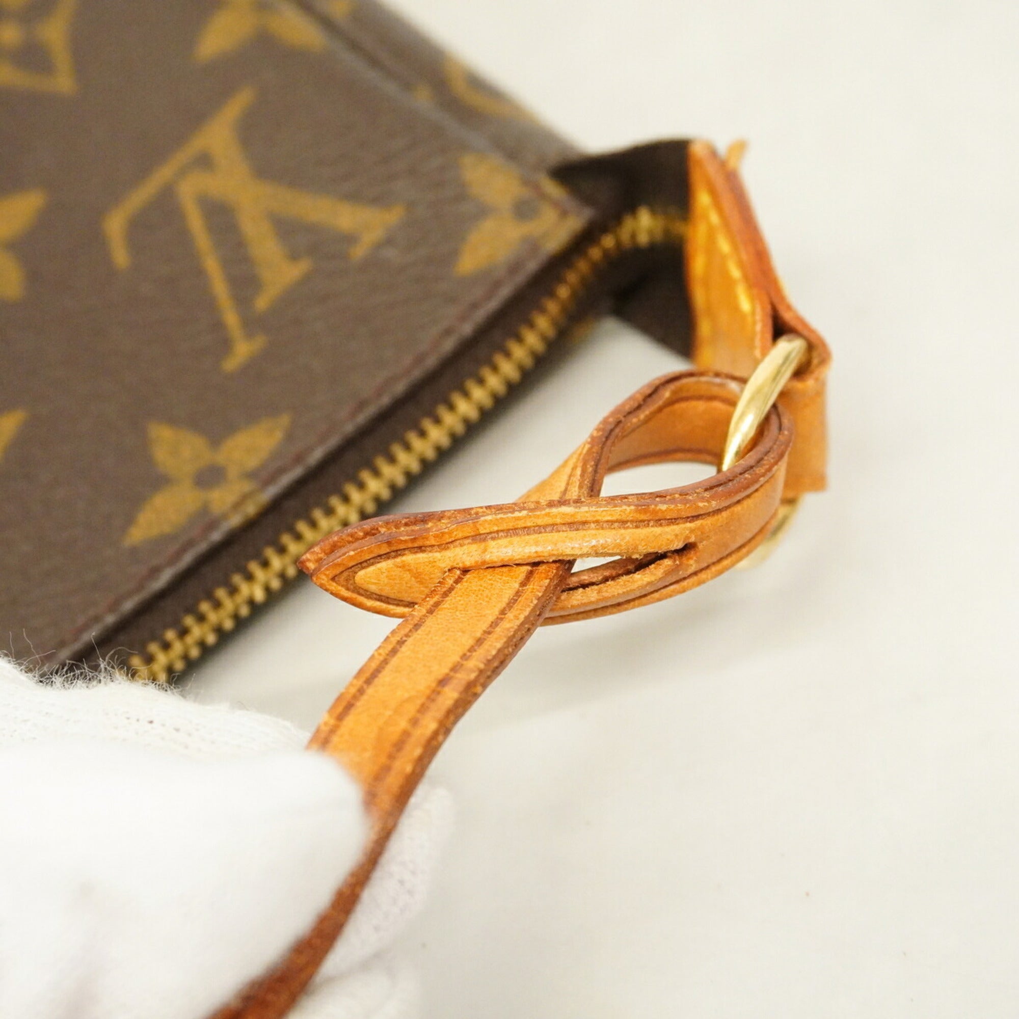 Louis Vuitton Brown Pouch (Pre-Owned)
