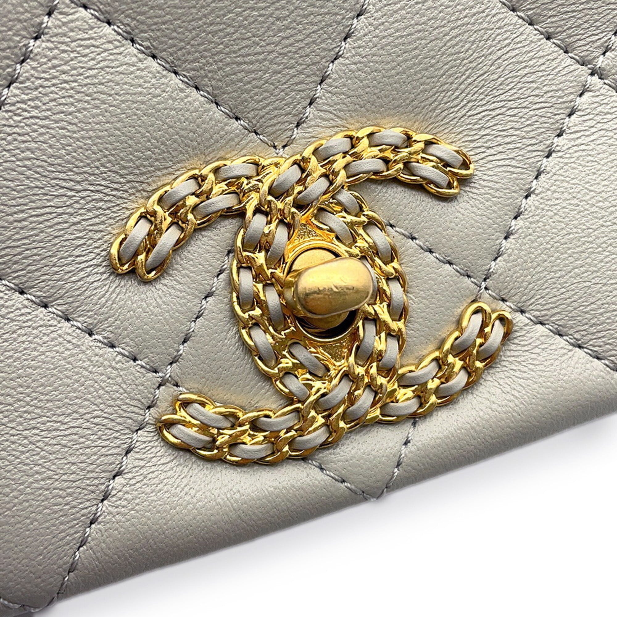 Chanel Matelasse Gray Leather Handbag Shoulder Bag (Pre-Owned)