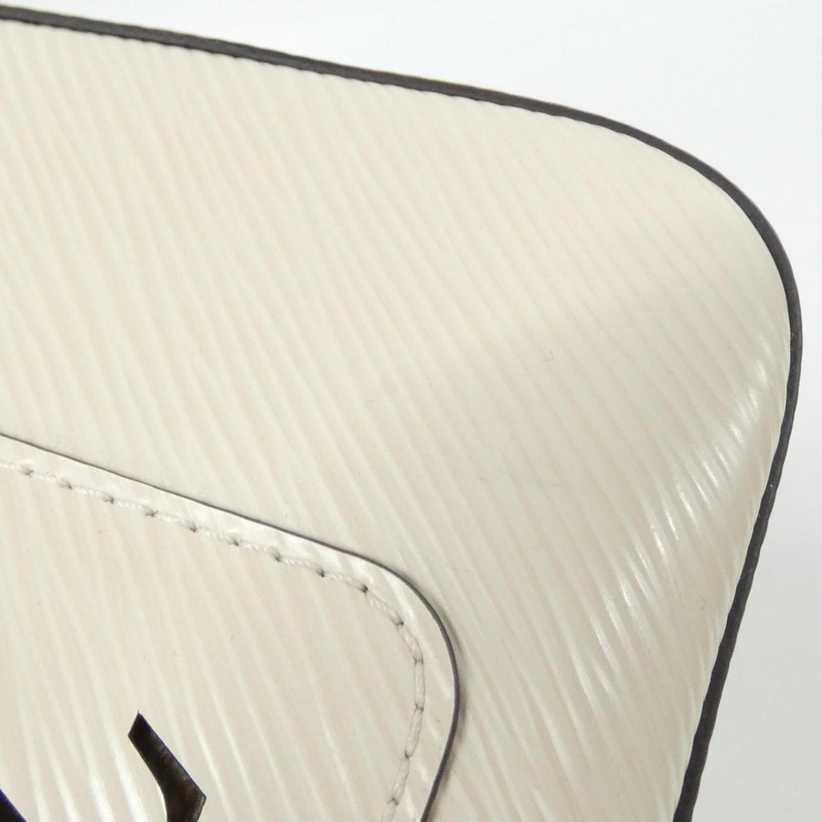 Louis Vuitton Beige Leather Pouch Shoulder Bag (Pre-Owned)
