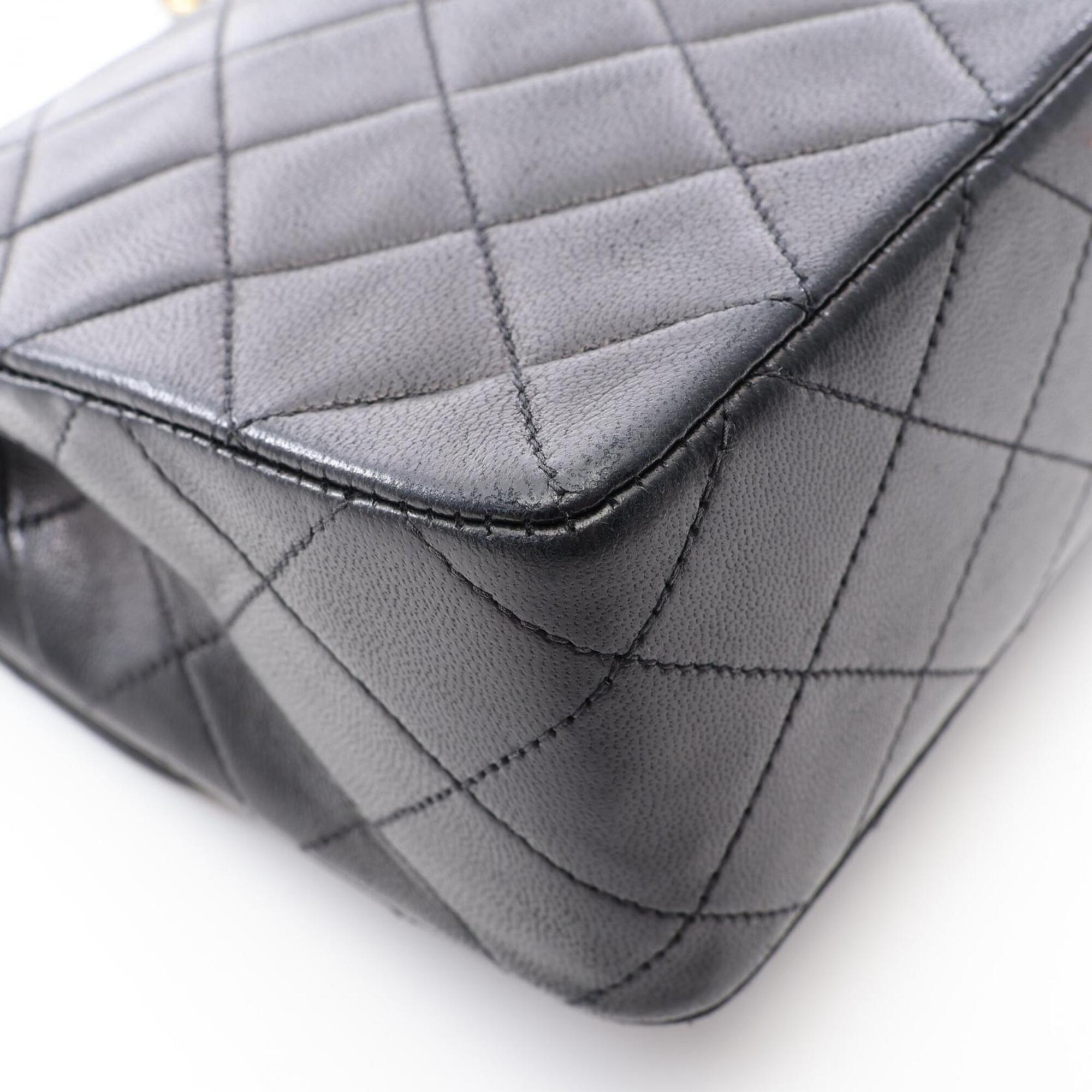 Chanel Black Leather Handbag Shoulder Bag (Pre-Owned)