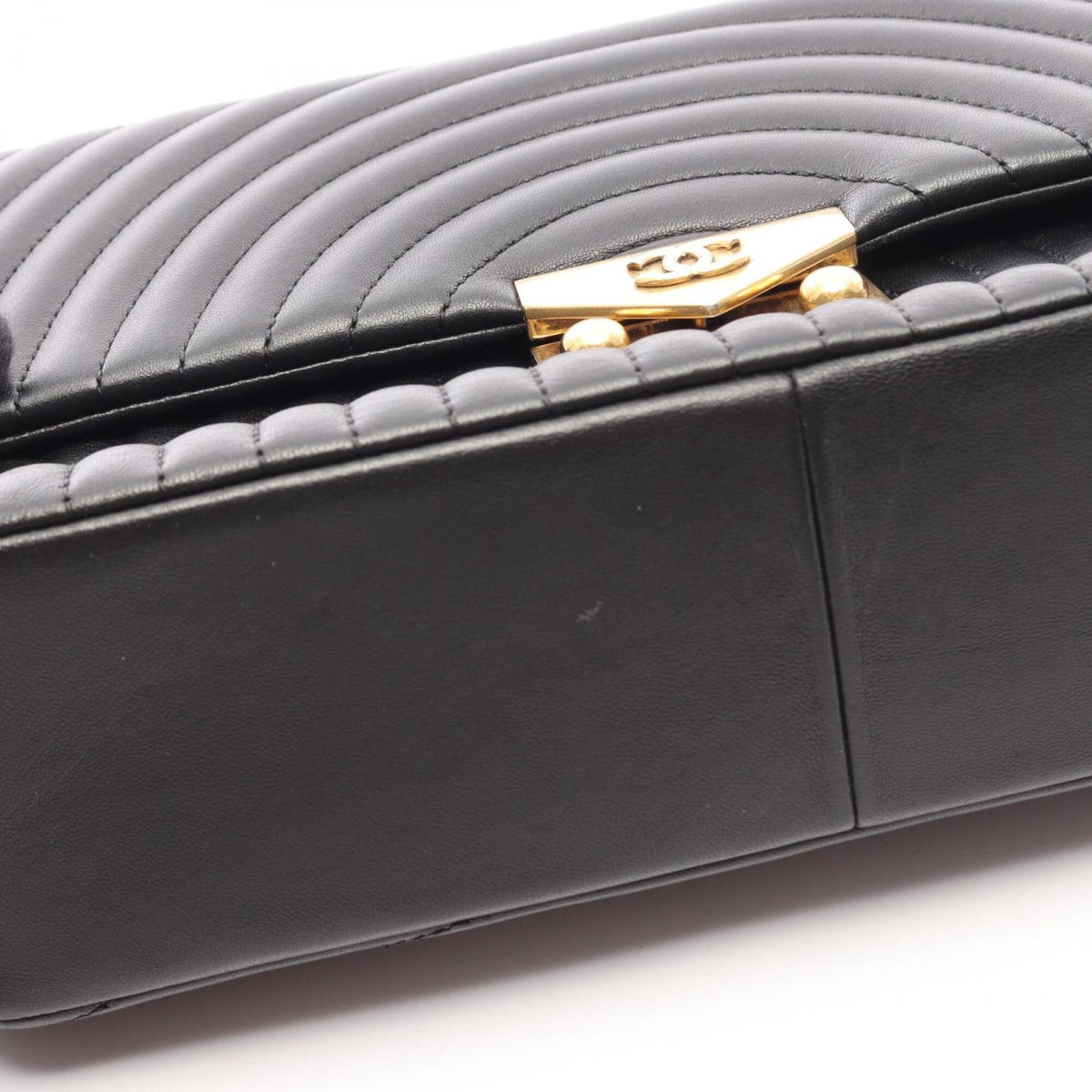 Chanel Black Leather Handbag Shoulder Bag (Pre-Owned)