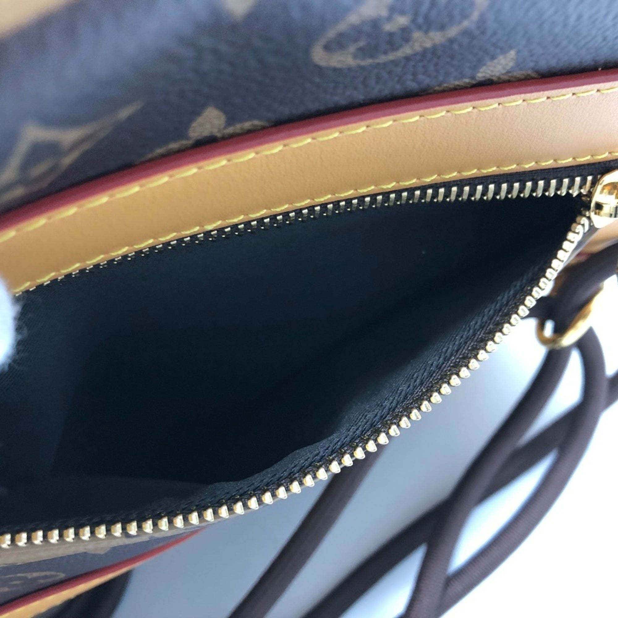 Louis Vuitton Monogram Brown Monogram Shoulder Bag (Pre-Owned)