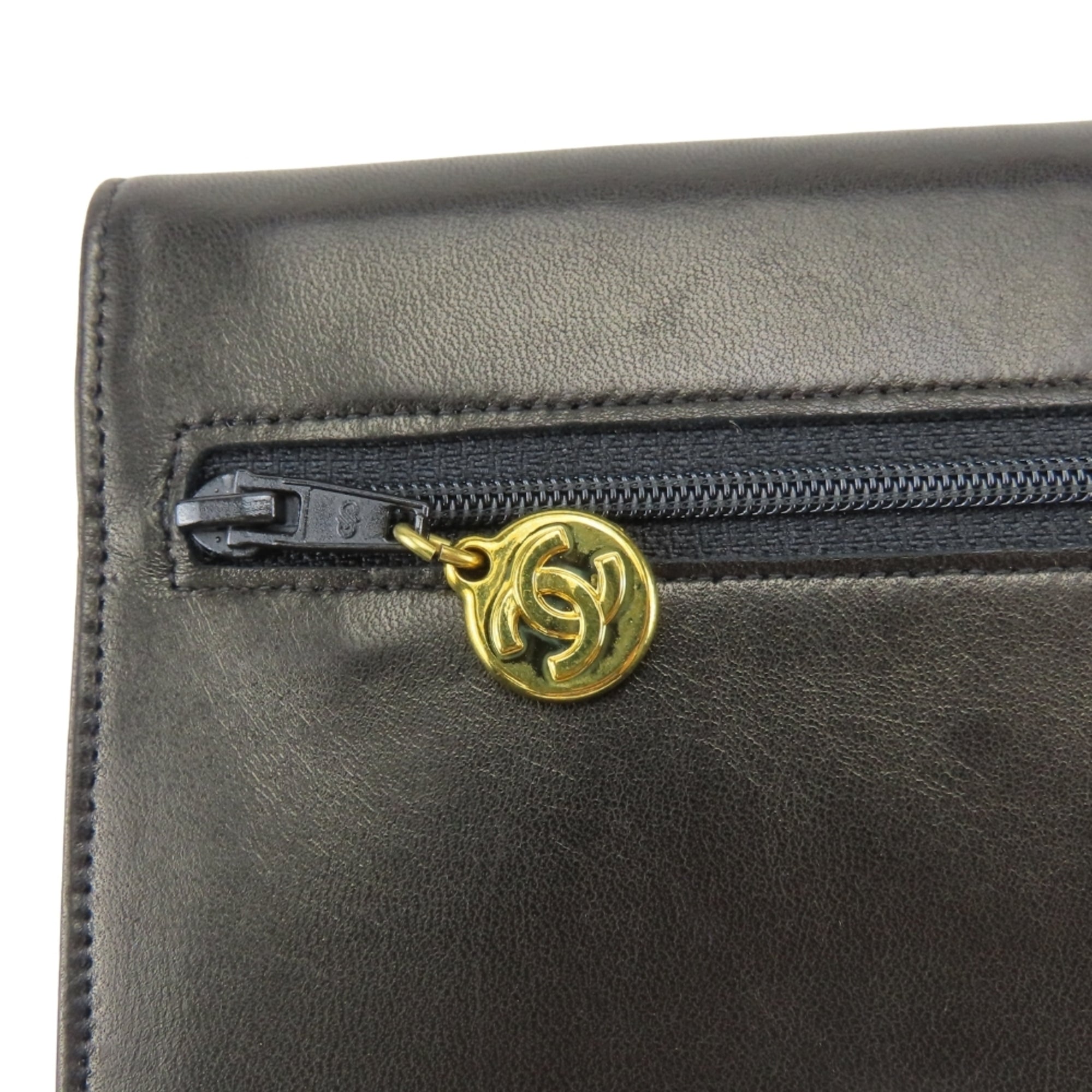 Chanel Black Leather Wallet (Bi-Fold) (Pre-Owned)