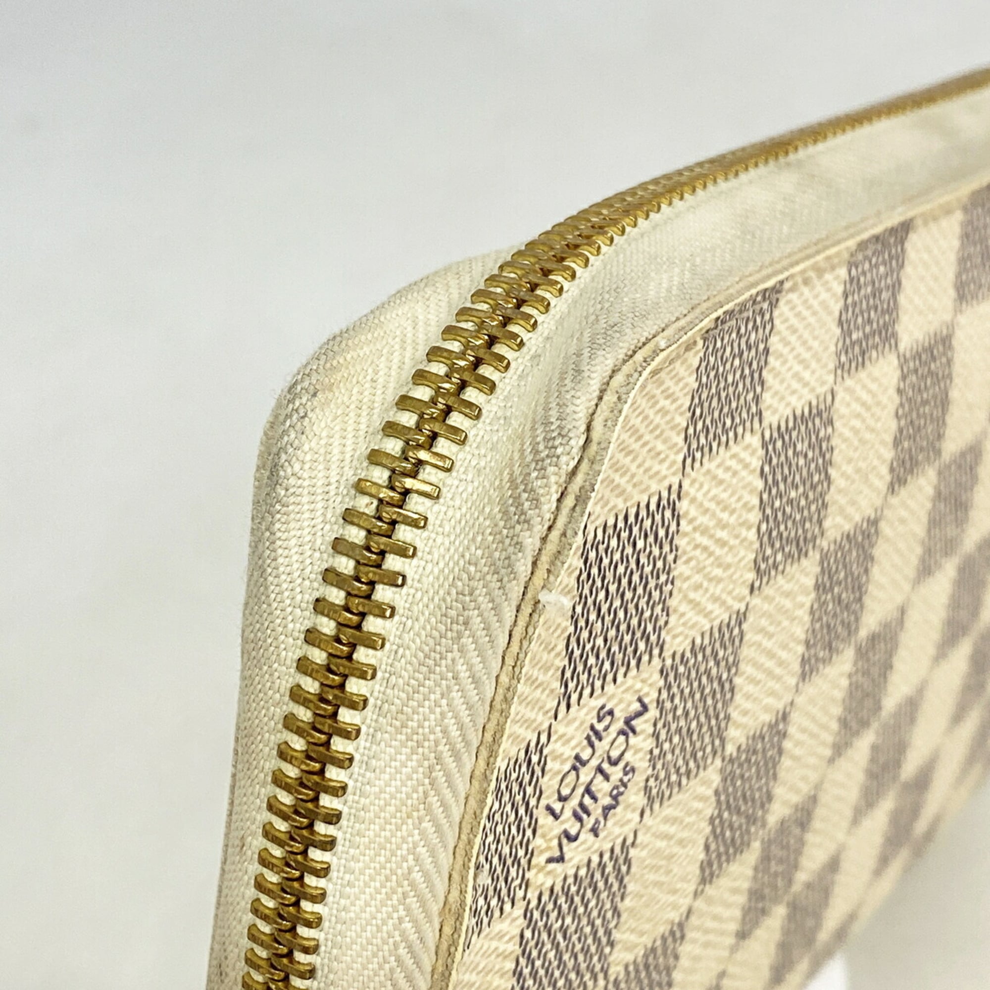 Louis Vuitton White Long Wallet (Bi-Fold) (Pre-Owned)