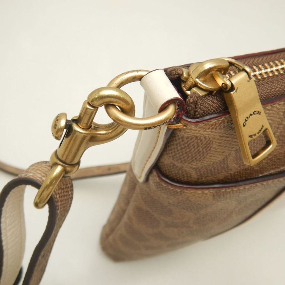 Coach Beige Coated Canvas Shoulder Bag (Pre-Owned)