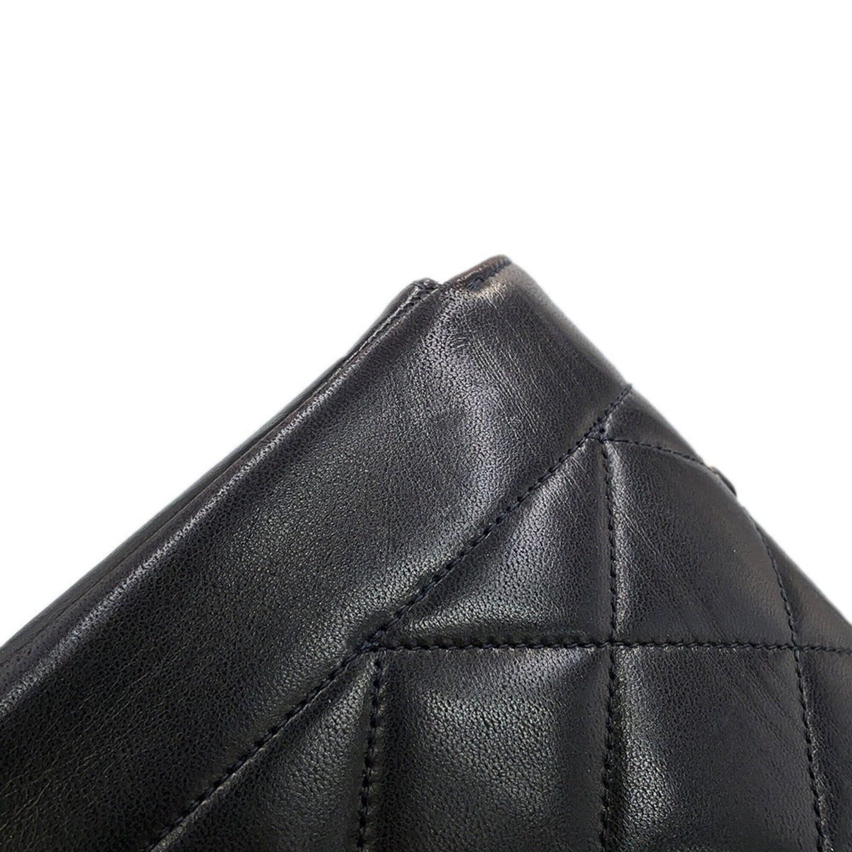 Chanel Matelasse Black Leather Shoulder Bag (Pre-Owned)