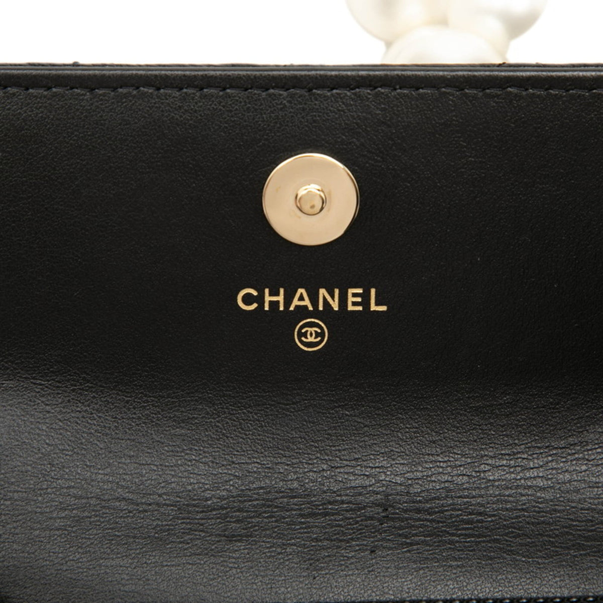 Chanel Black Leather Artificial Pearl Shoulder Bag (Pre-Owned)
