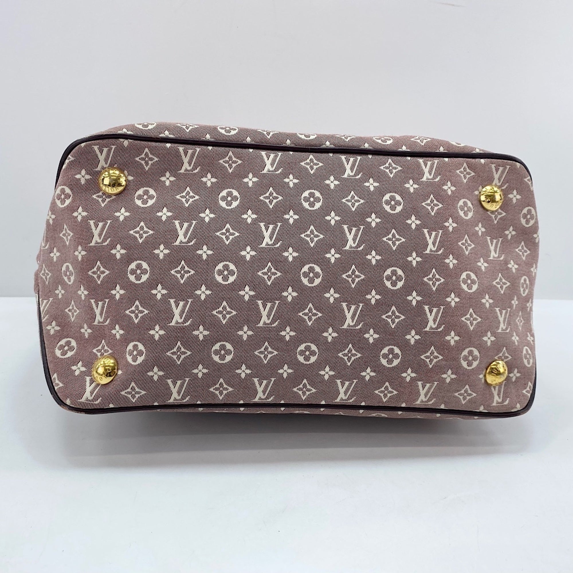 Louis Vuitton Wine Shoulder Bag (Pre-Owned)