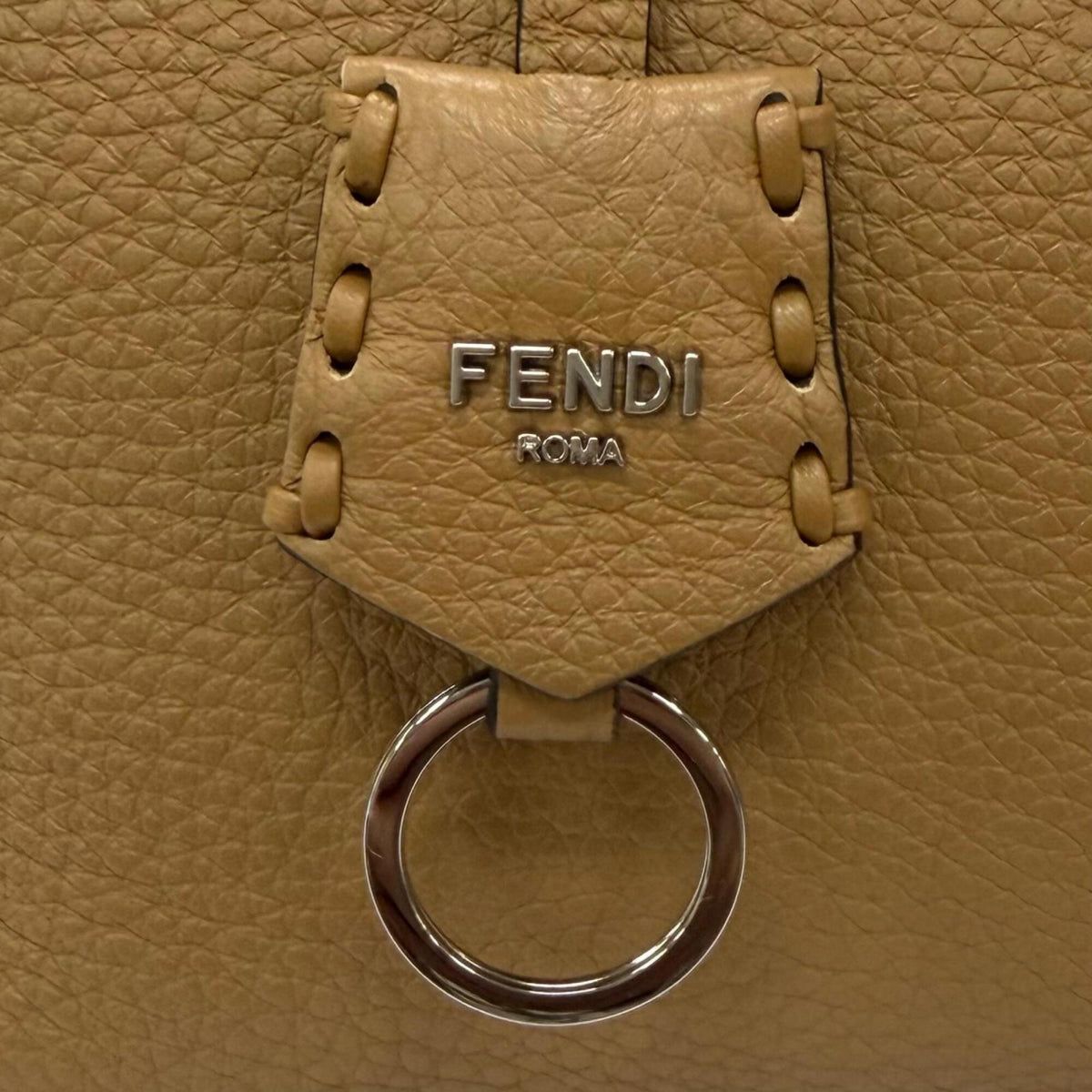 Fendi Beige Shoulder Bag (Pre-Owned)