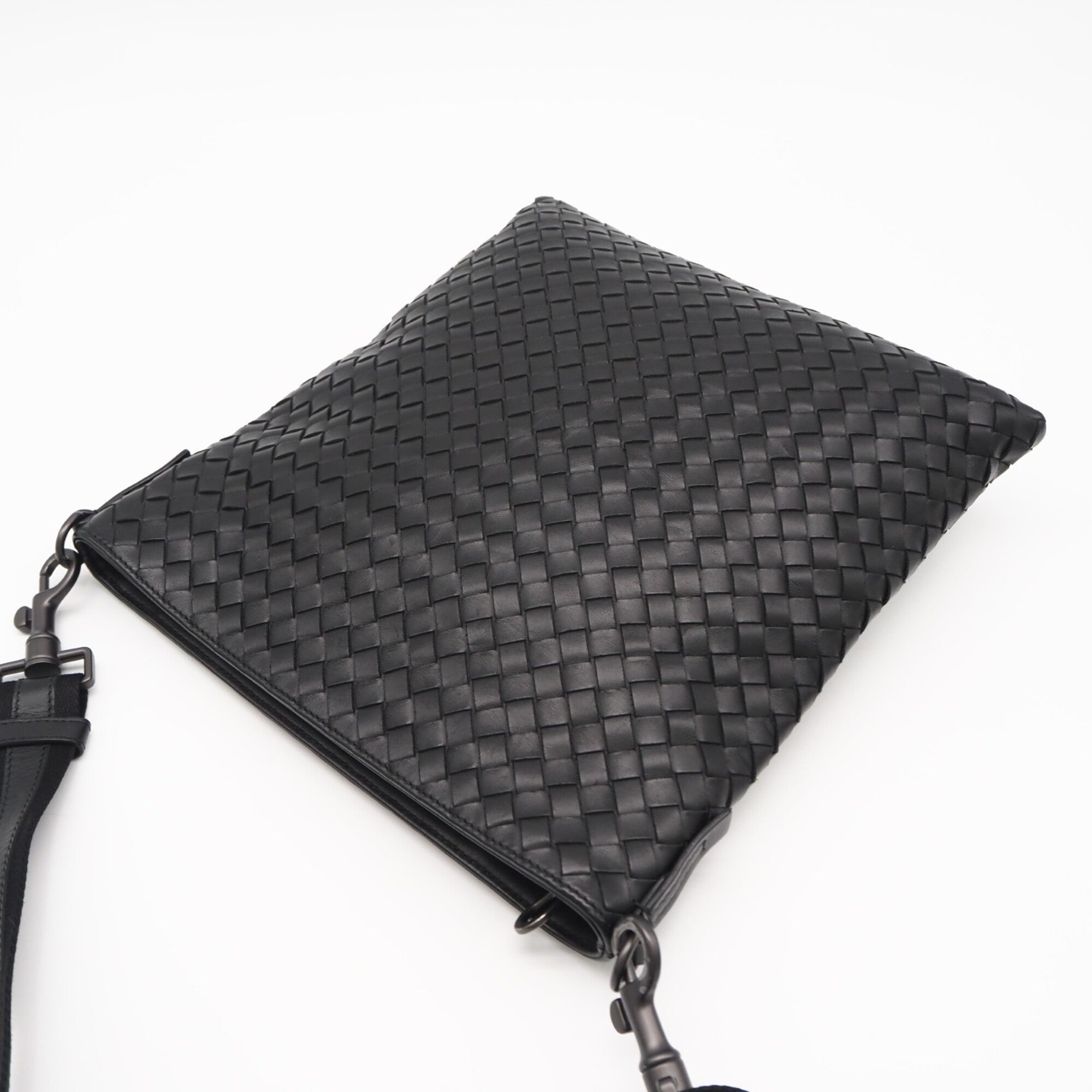 Bottega Veneta Intrecciato Black Leather Shoulder Bag (Pre-Owned)