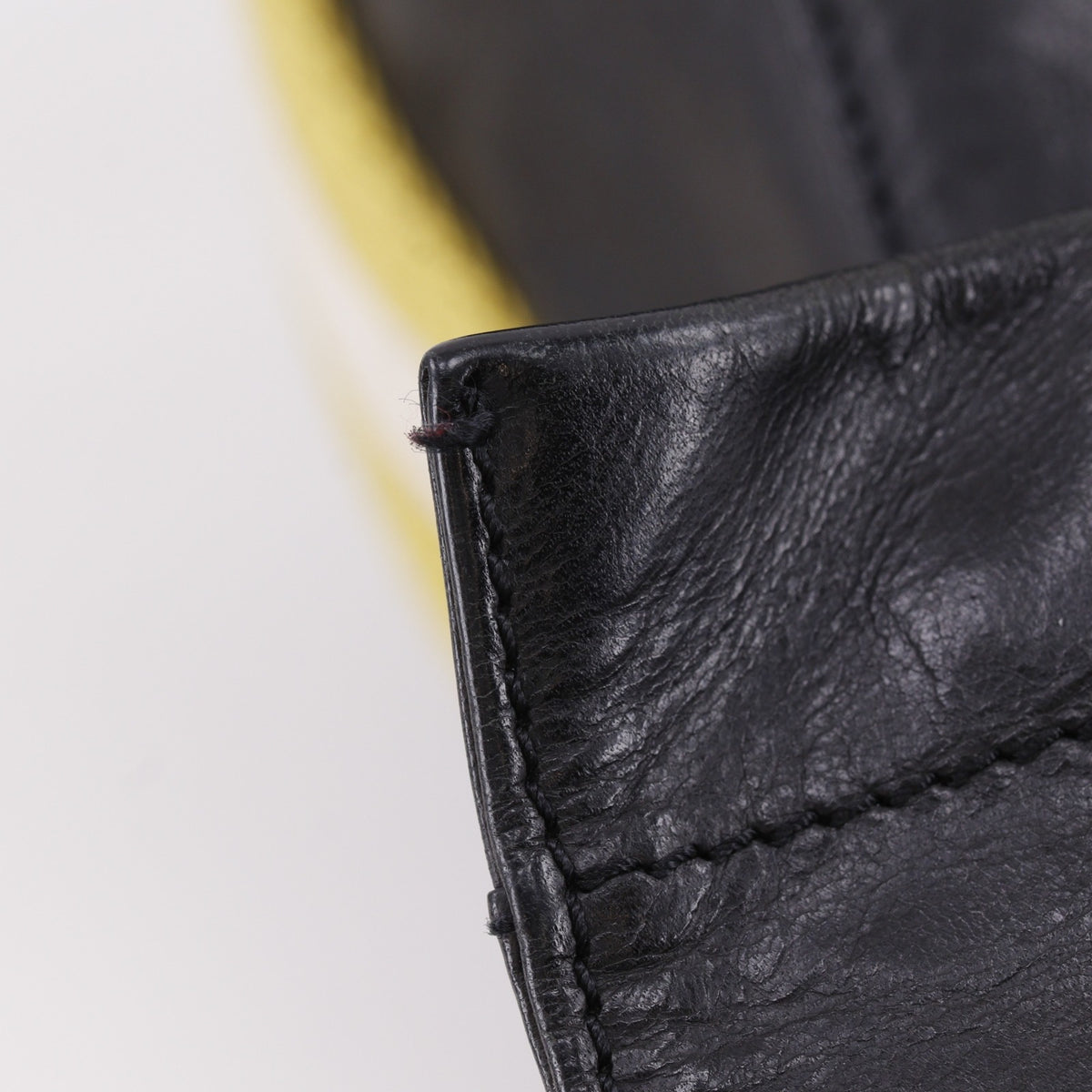 Bally Black Yellow Leather Shoulder Bag (Pre-Owned)