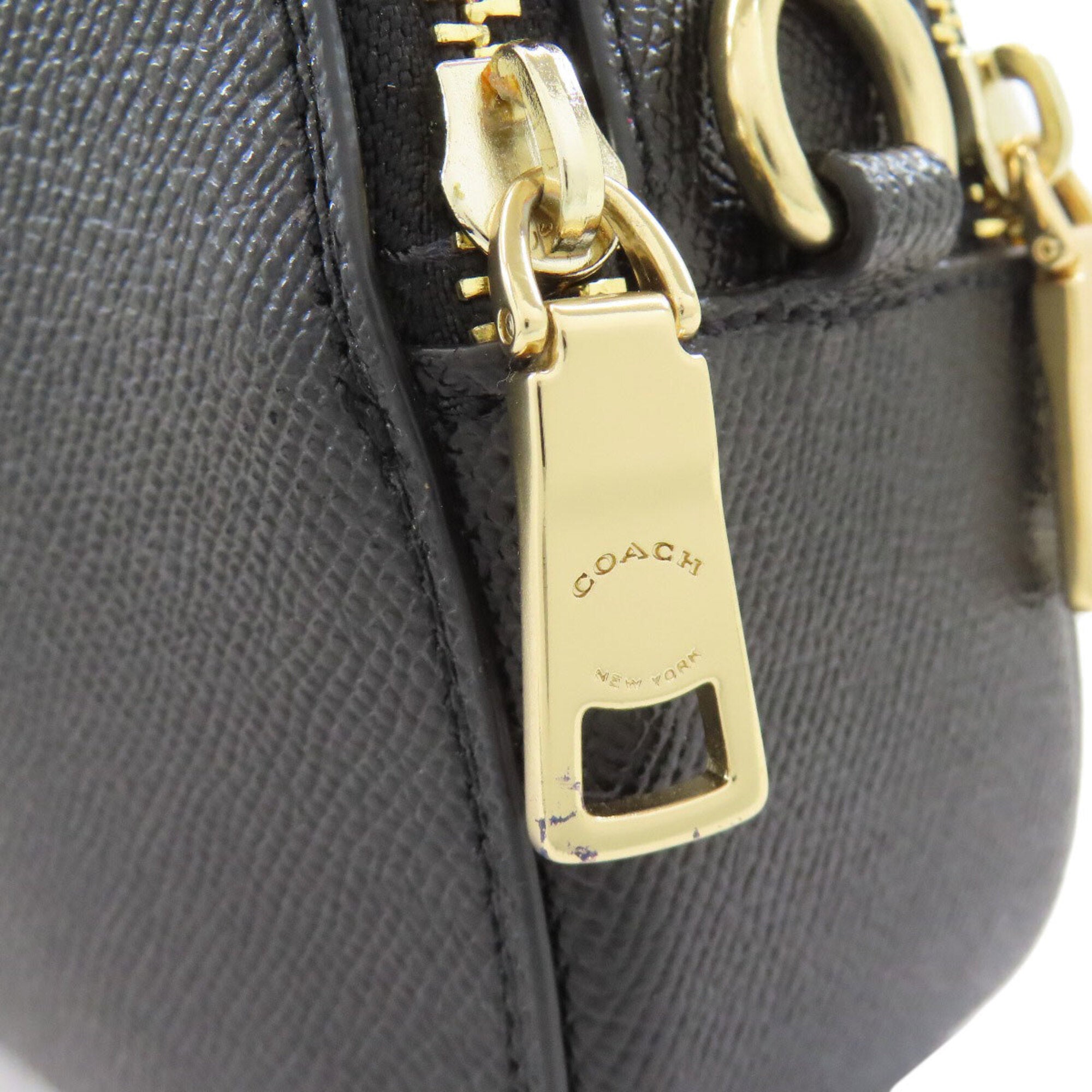 Coach Black Leather Handbag (Pre-Owned)