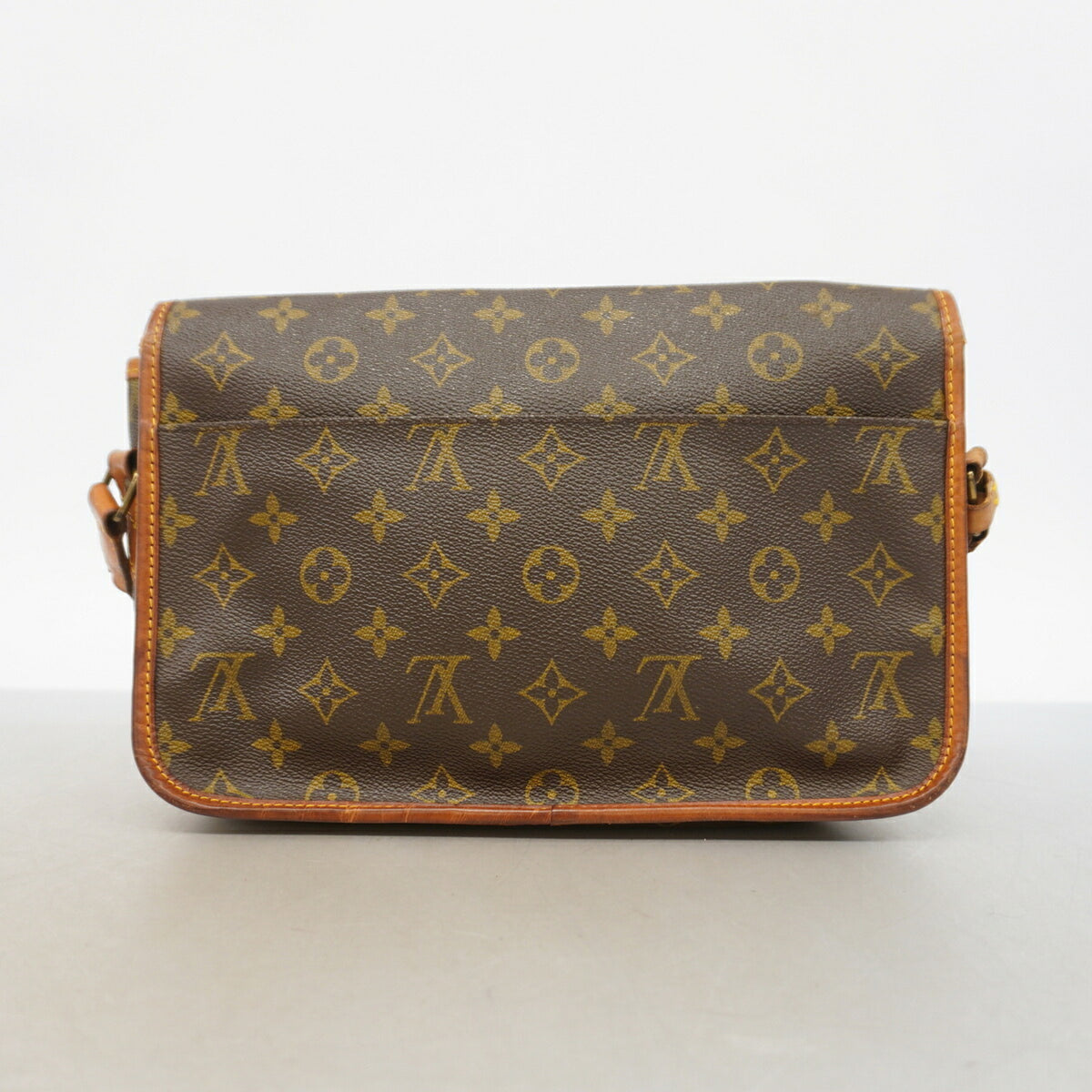 Louis Vuitton Brown Shoulder Bag (Pre-Owned)