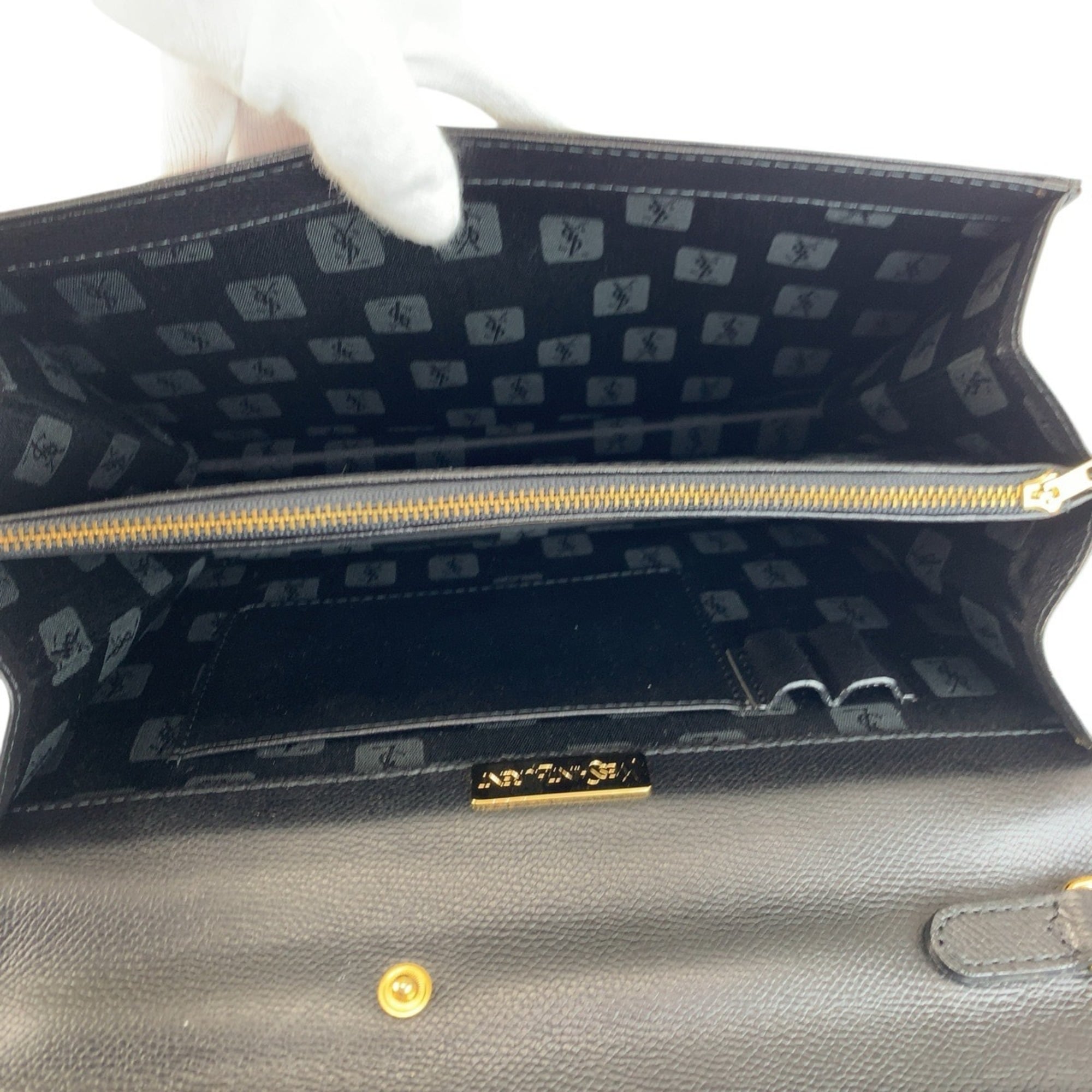 Yves Saint Laurent Black Leather Clutch Bag (Pre-Owned)