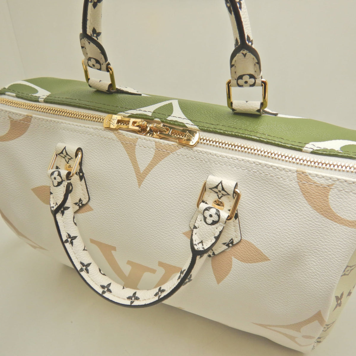 Louis Vuitton Beige Khaki White Coated Canvas Handbag (Pre-Owned)