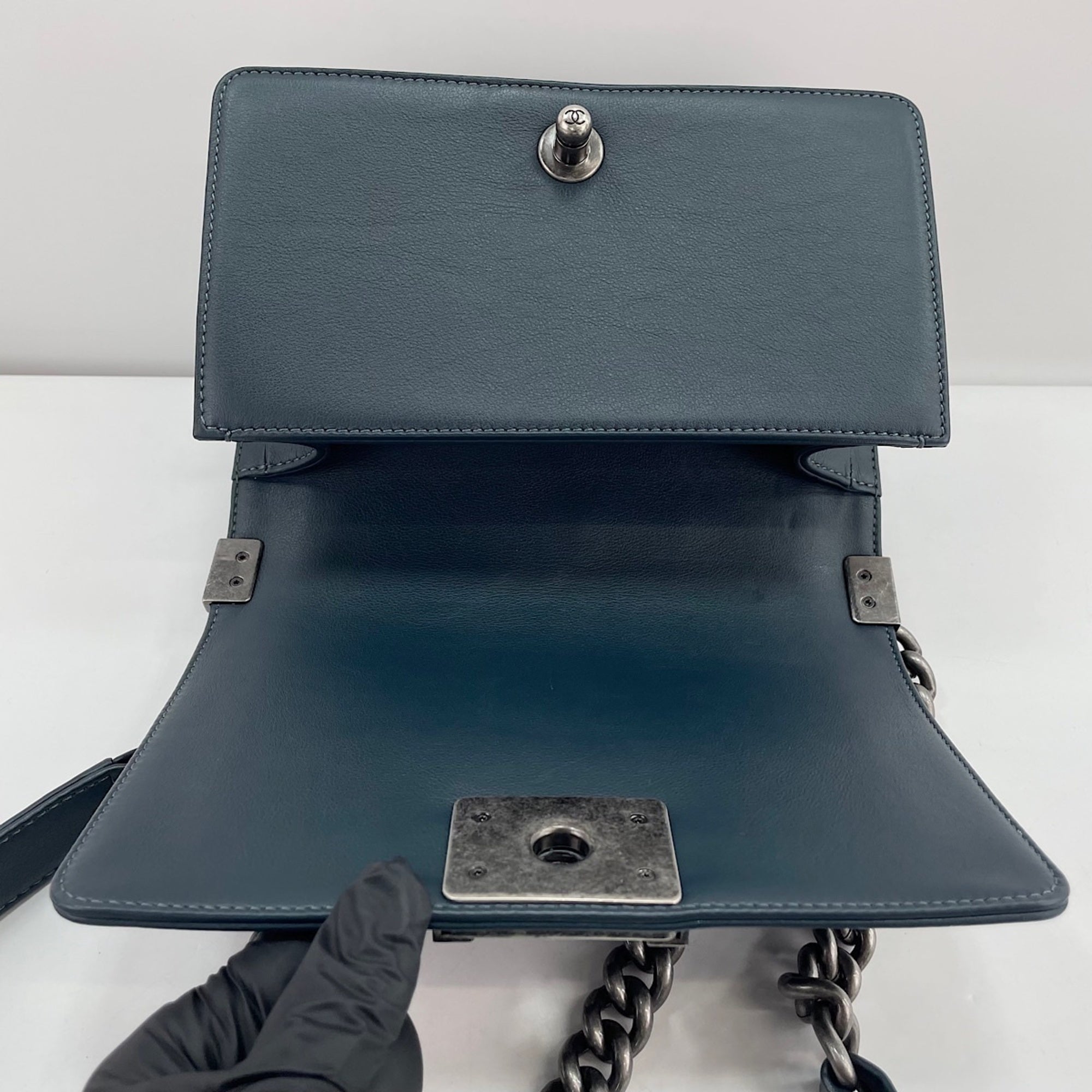Chanel Blue Shoulder Bag (Pre-Owned)