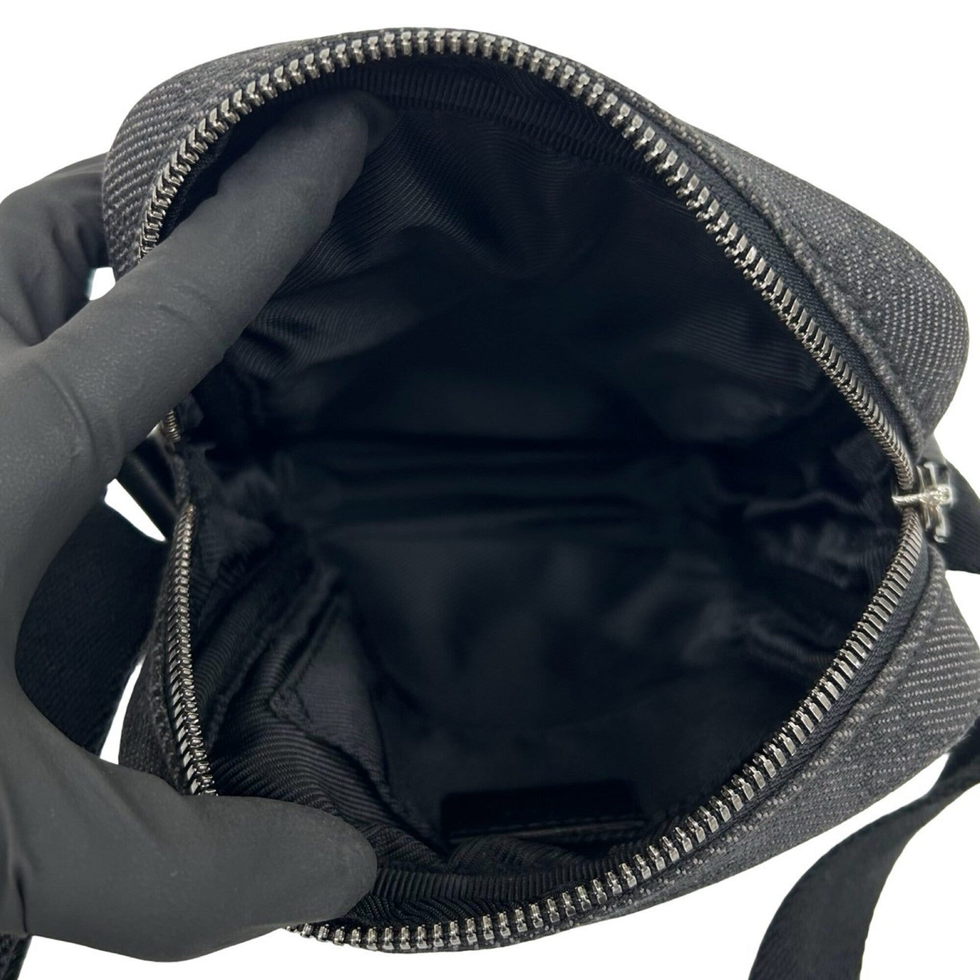 Gucci Black Canvas Leather Pochette Shoulder Bag (Pre-Owned)