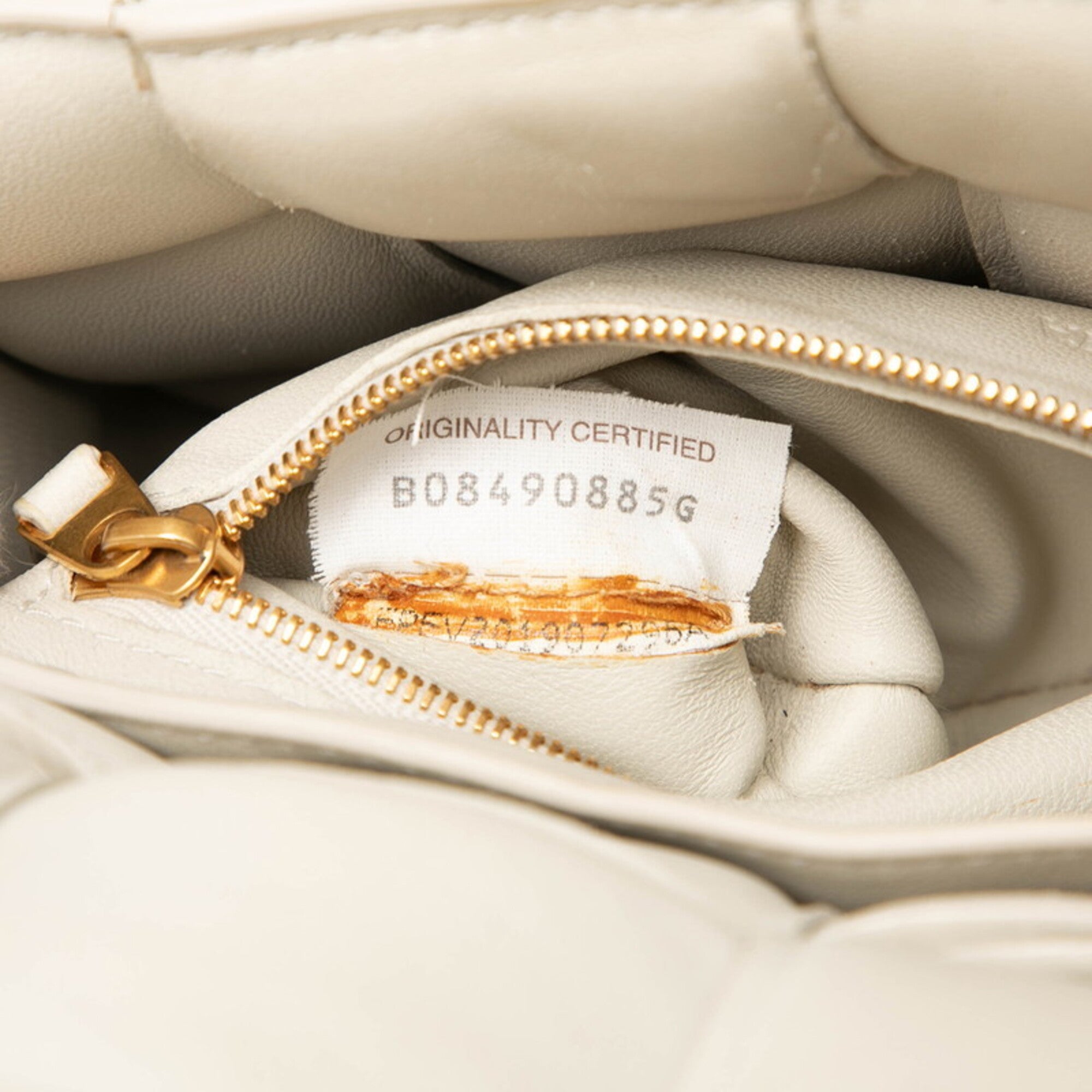 Bottega Veneta Ivory Leather Shoulder Bag (Pre-Owned)