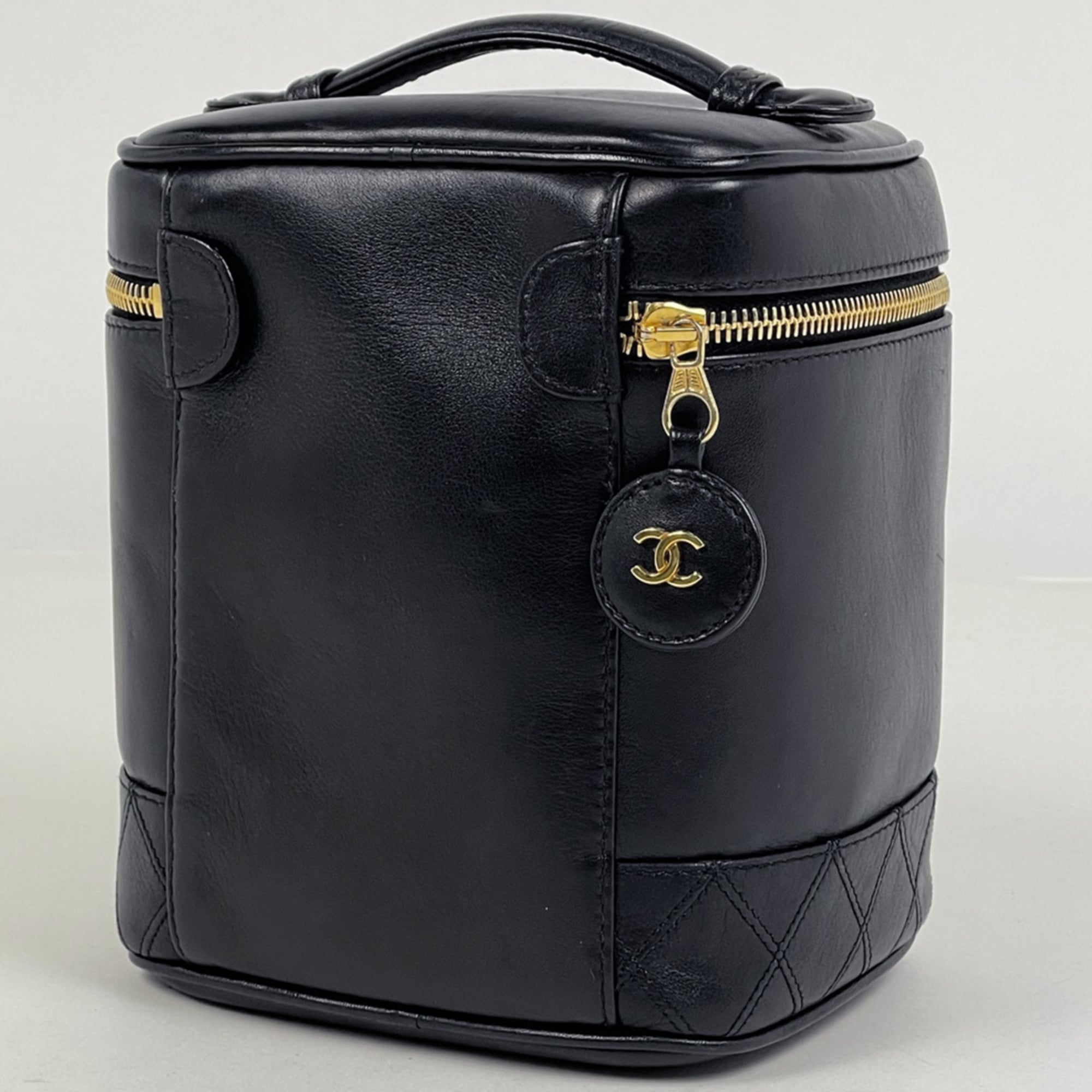 Chanel Black Leather Pouch Vanity Bag (Pre-Owned)