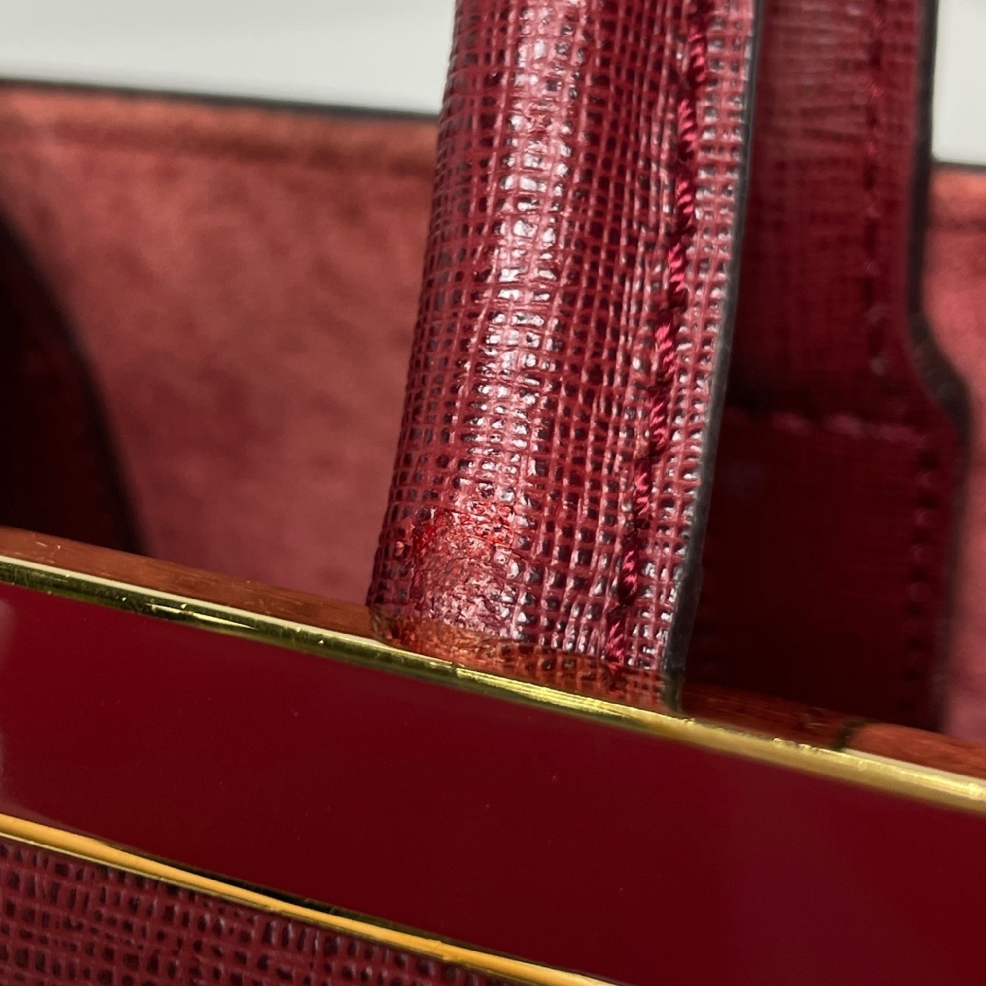 Fendi Red Color Leather Handbag (Pre-Owned)