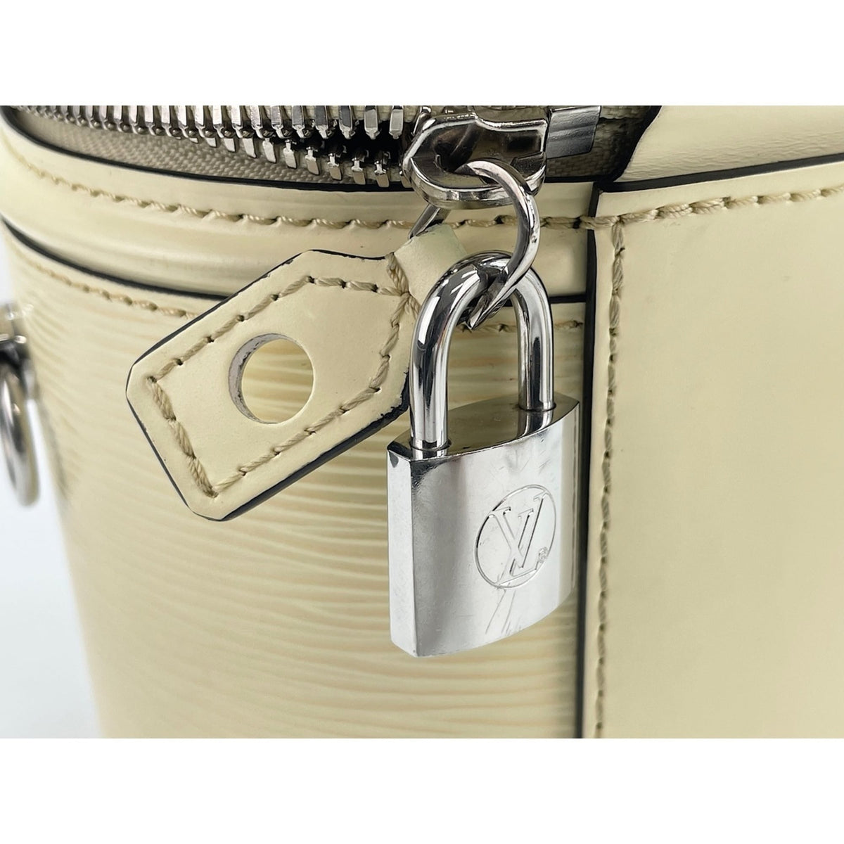 Louis Vuitton Beige Handbag (Pre-Owned)