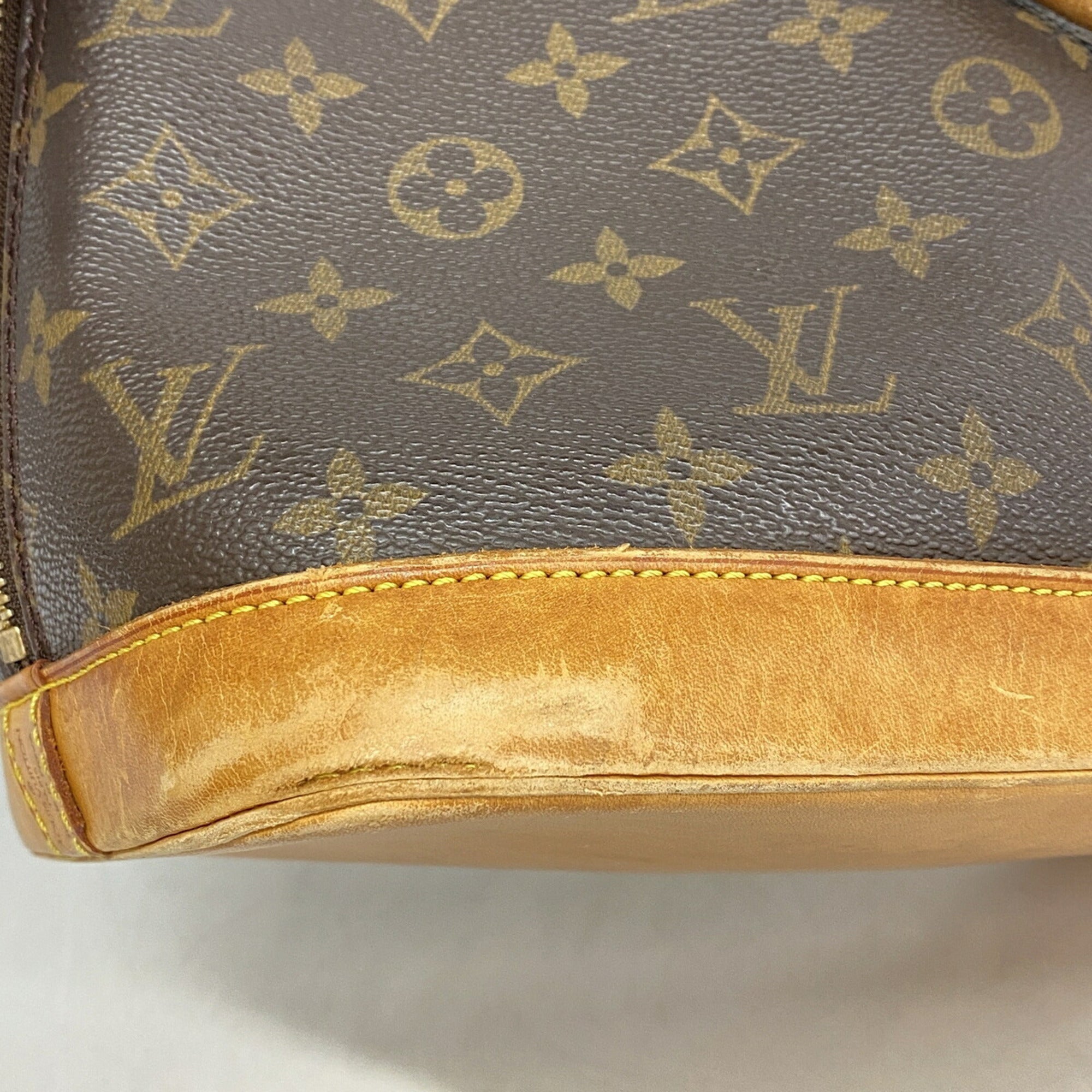 Louis Vuitton Brown Handbag (Pre-Owned)