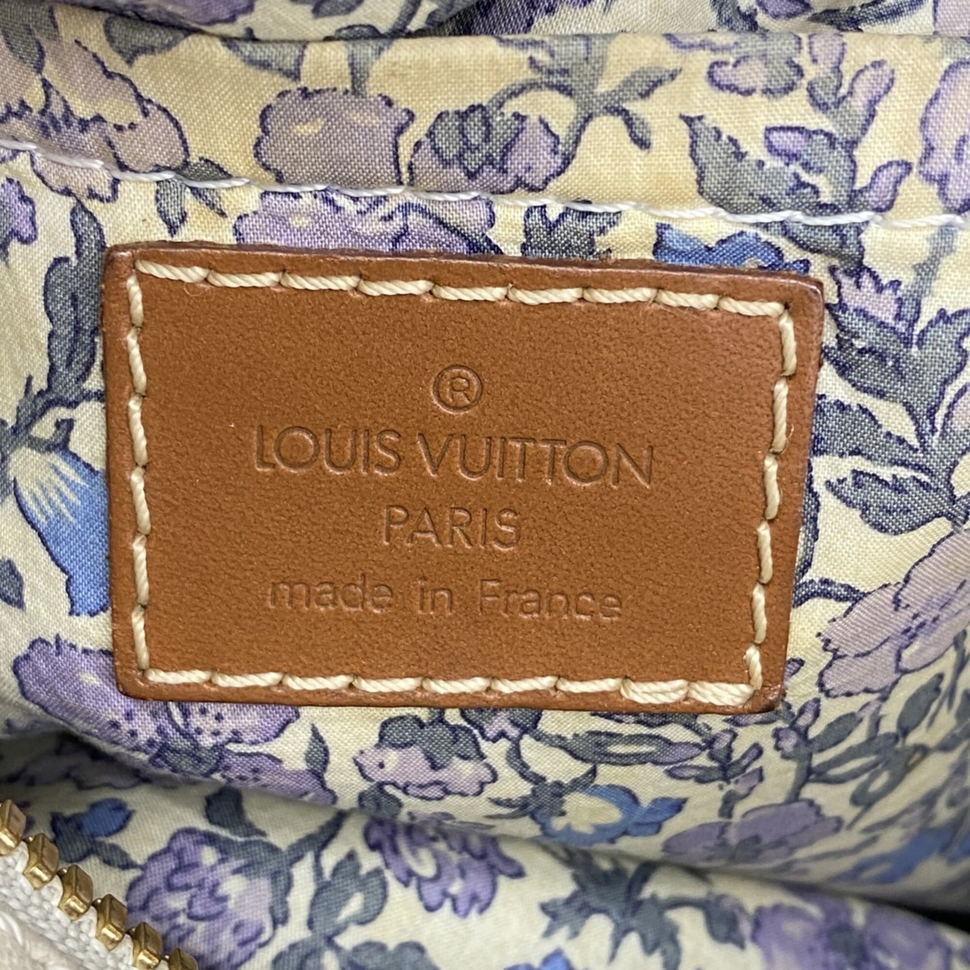 Louis Vuitton Blanc Shoulder Bag (Pre-Owned)