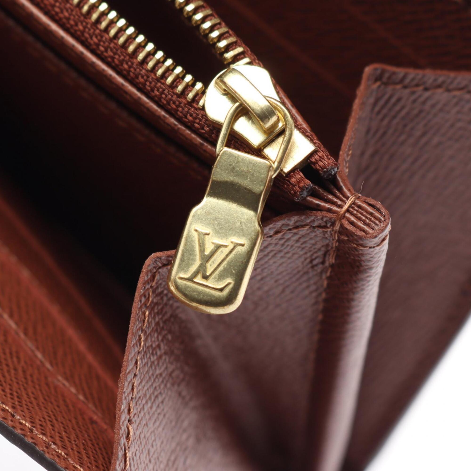 Louis Vuitton Brown Monogram Monogram Long Wallet (Bi-Fold) (Pre-Owned)