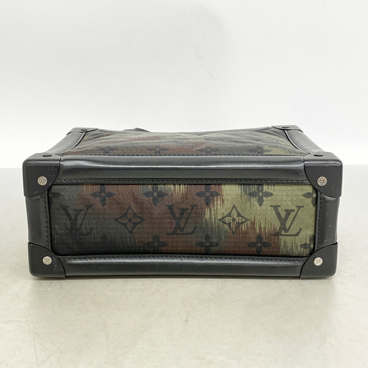 Louis Vuitton Black Khaki Shoulder Bag (Pre-Owned)