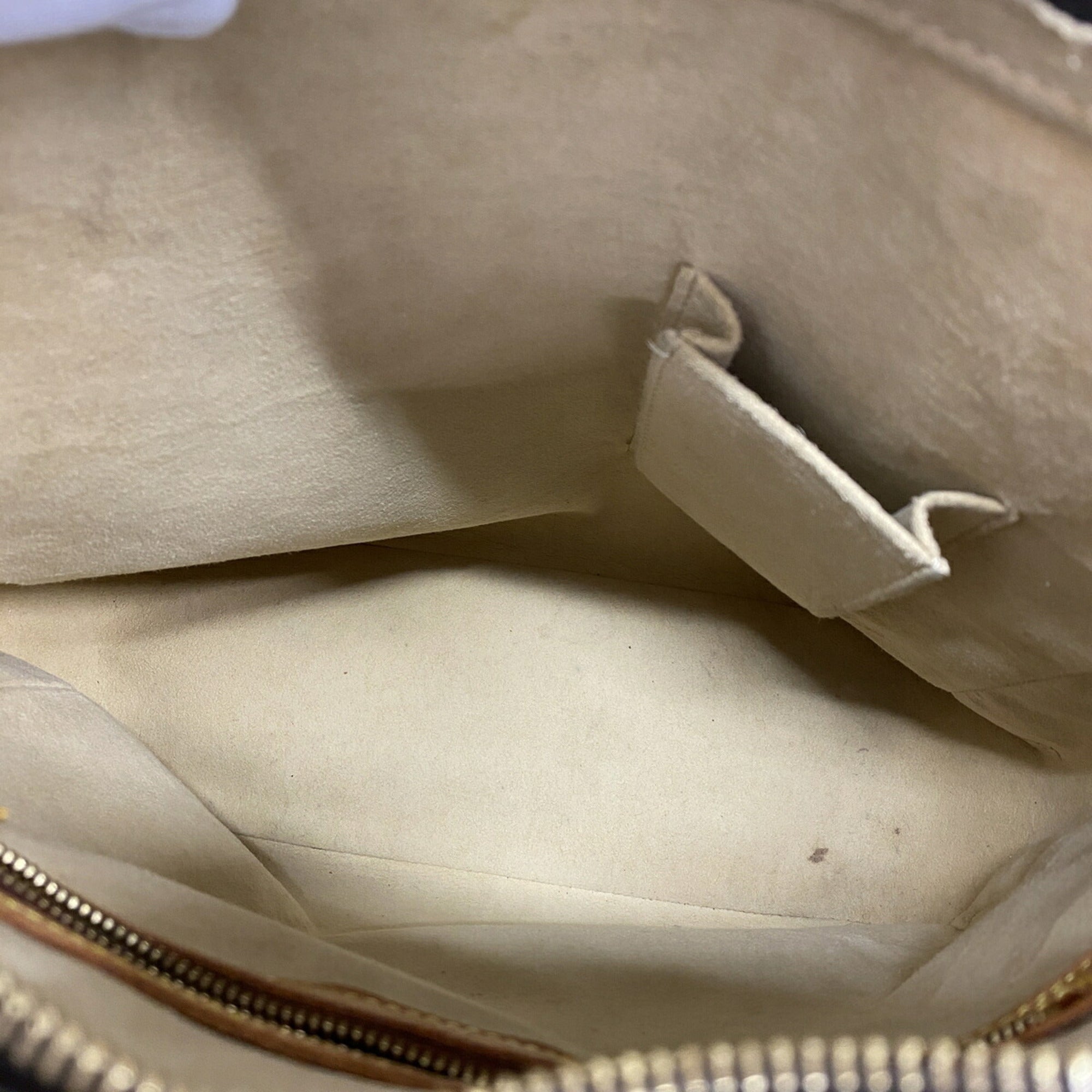 Louis Vuitton Brown Shoulder Bag (Pre-Owned)