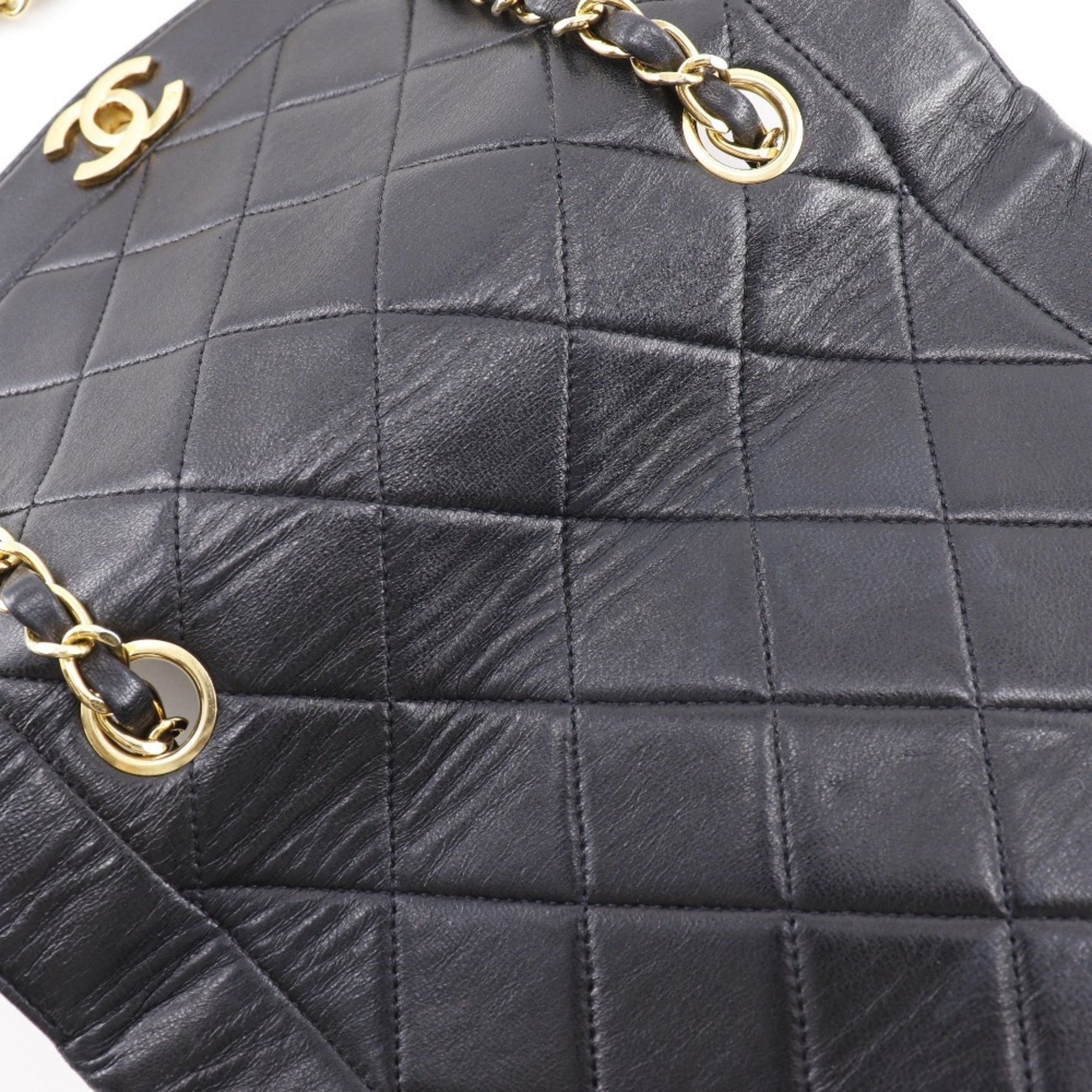 Chanel Matelasse Black Leather Shoulder Bag (Pre-Owned)