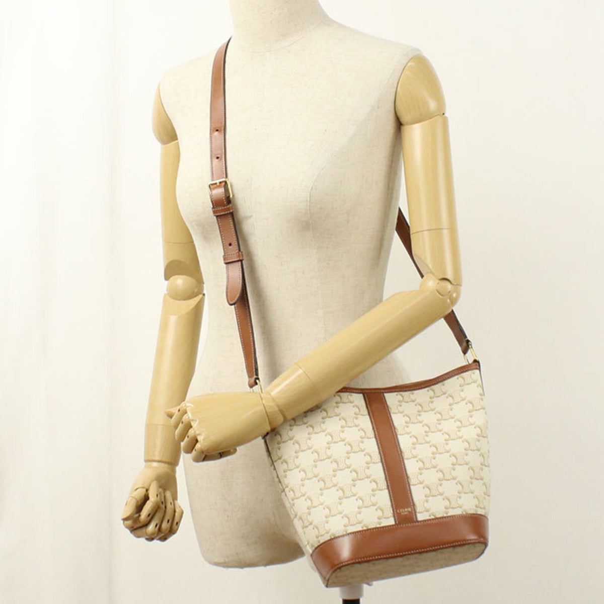 Celine White Pvc Shoulder Bag (Pre-Owned)