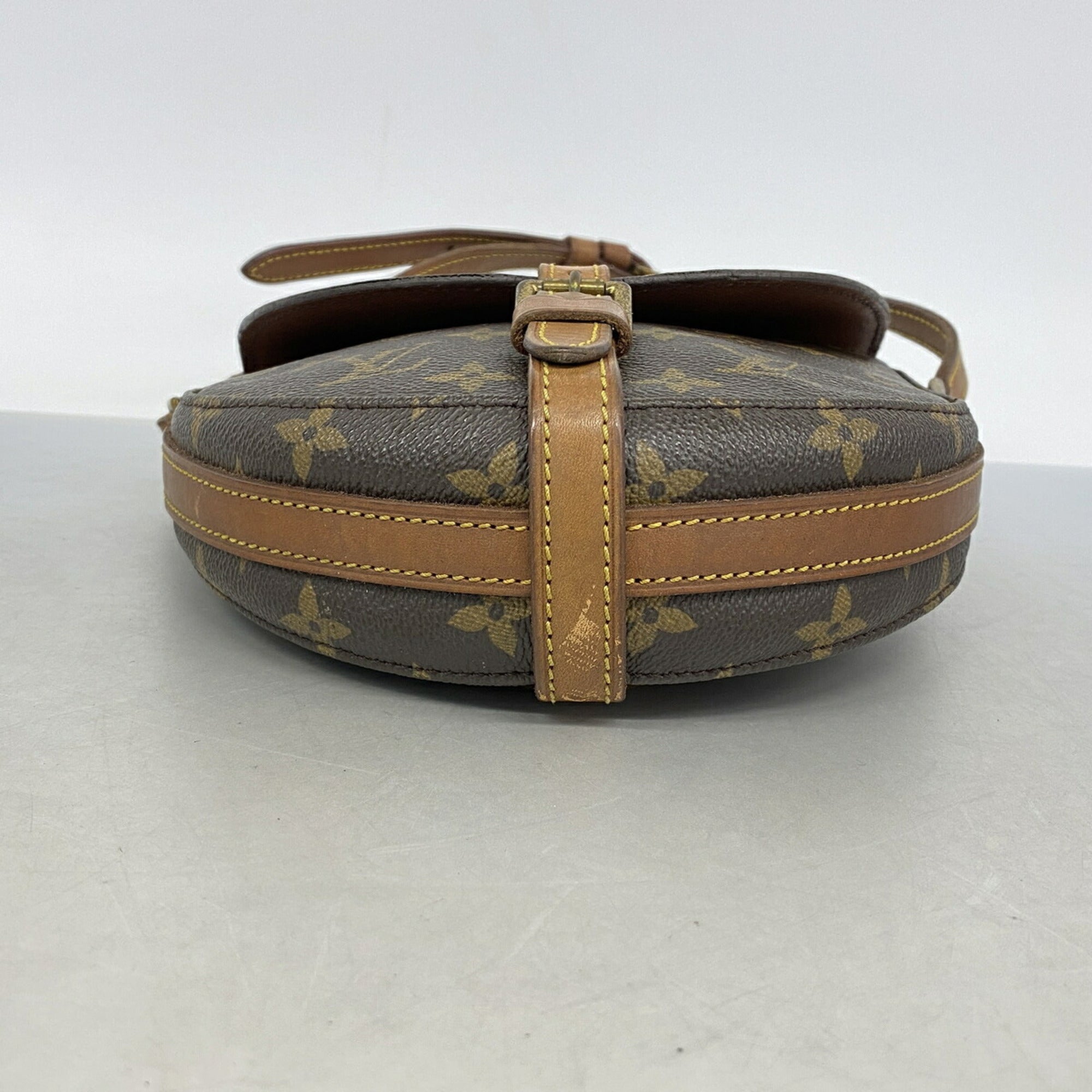 Louis Vuitton Brown Shoulder Bag (Pre-Owned)