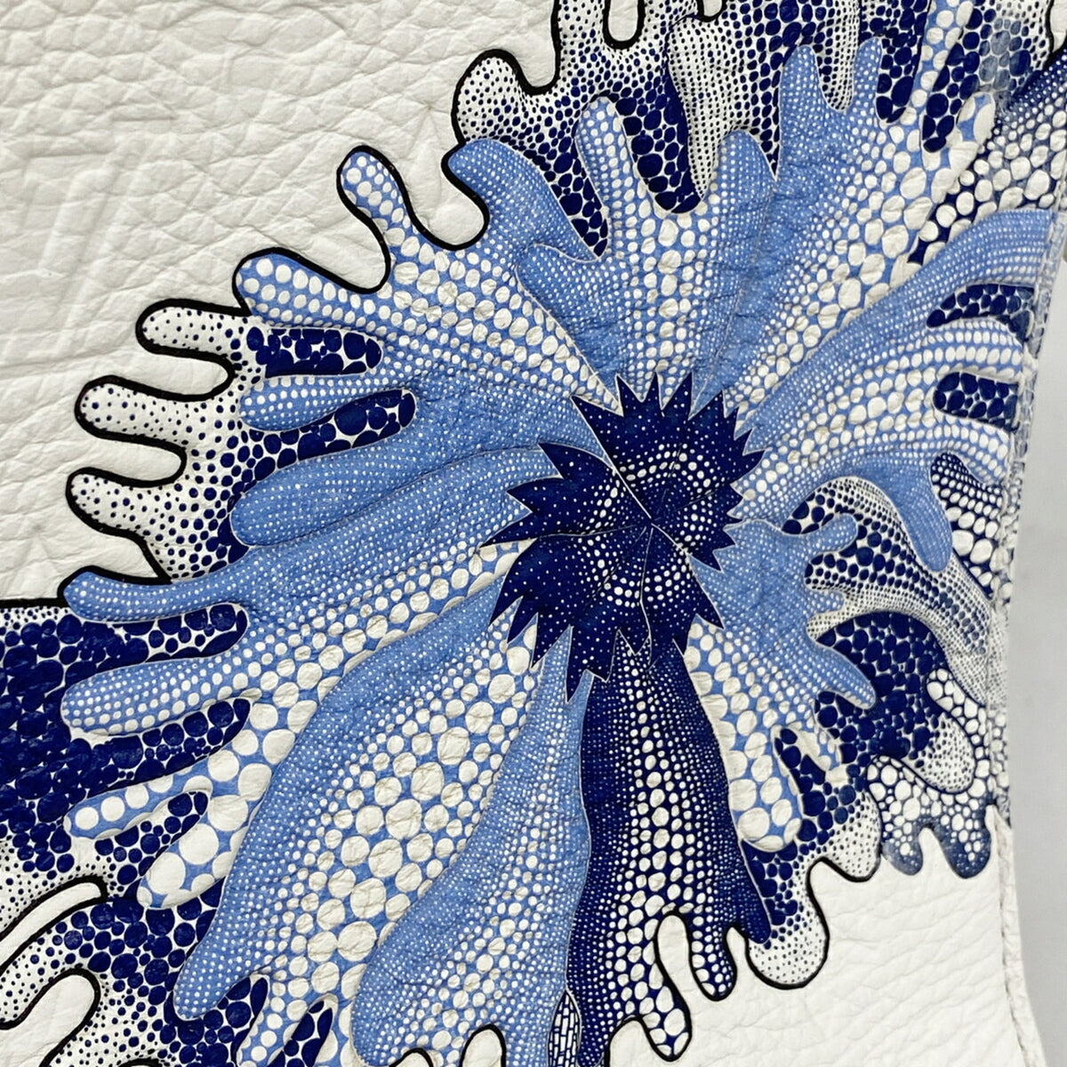 Louis Vuitton Blue White Clutch Bag (Pre-Owned)