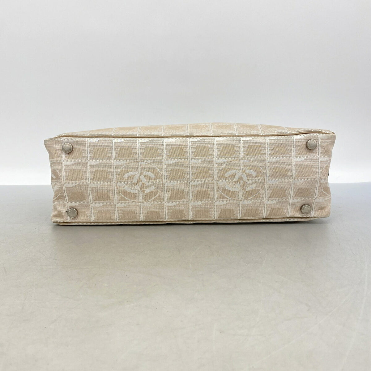 Chanel Beige Nylon Handbag (Pre-Owned)