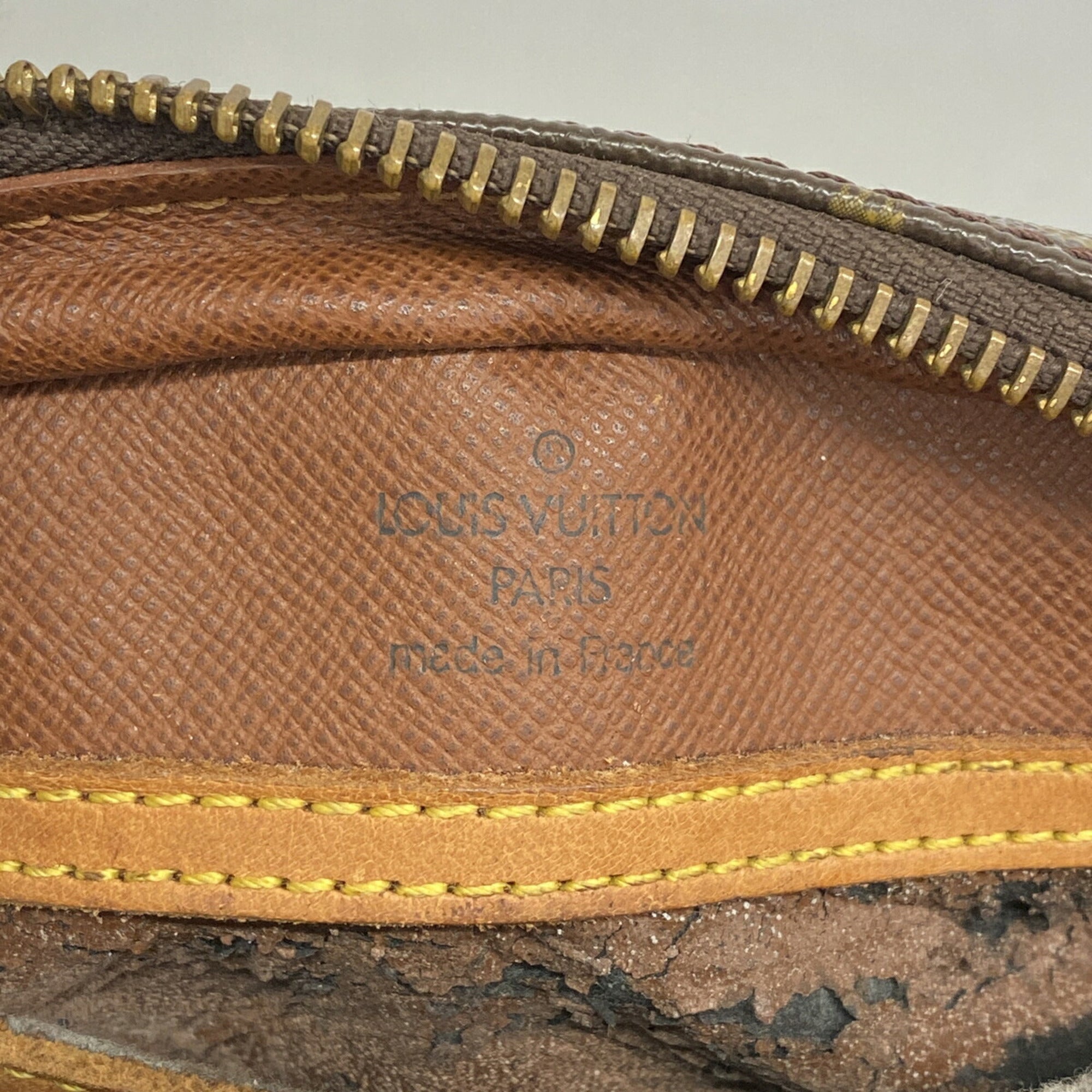 Louis Vuitton Brown Shoulder Bag (Pre-Owned)