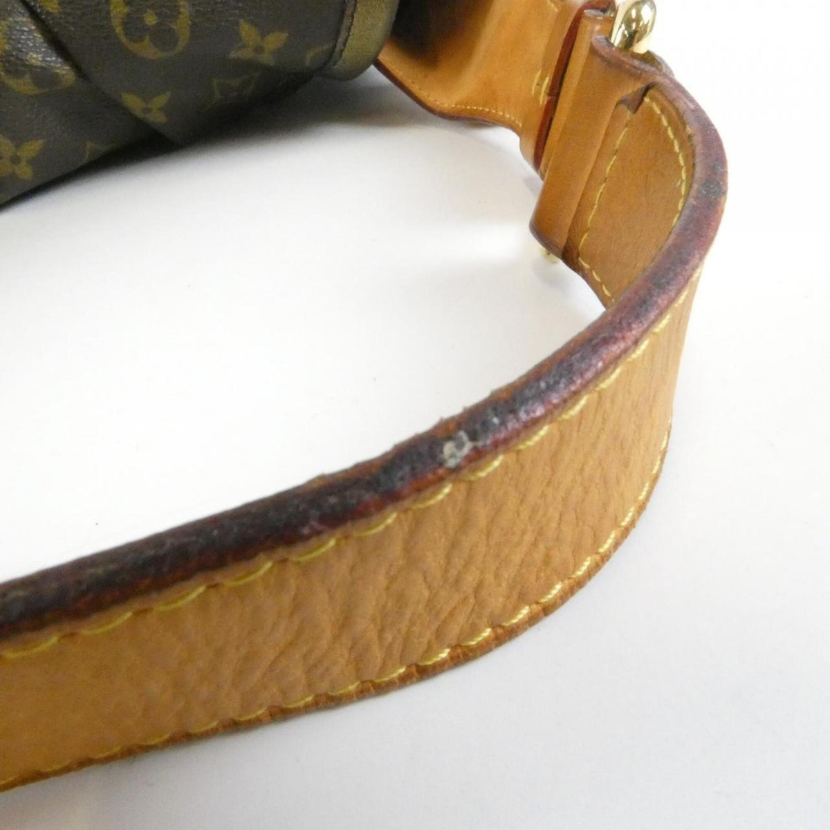 Louis Vuitton Marron Coated Canvas Shoulder Bag (Pre-Owned)