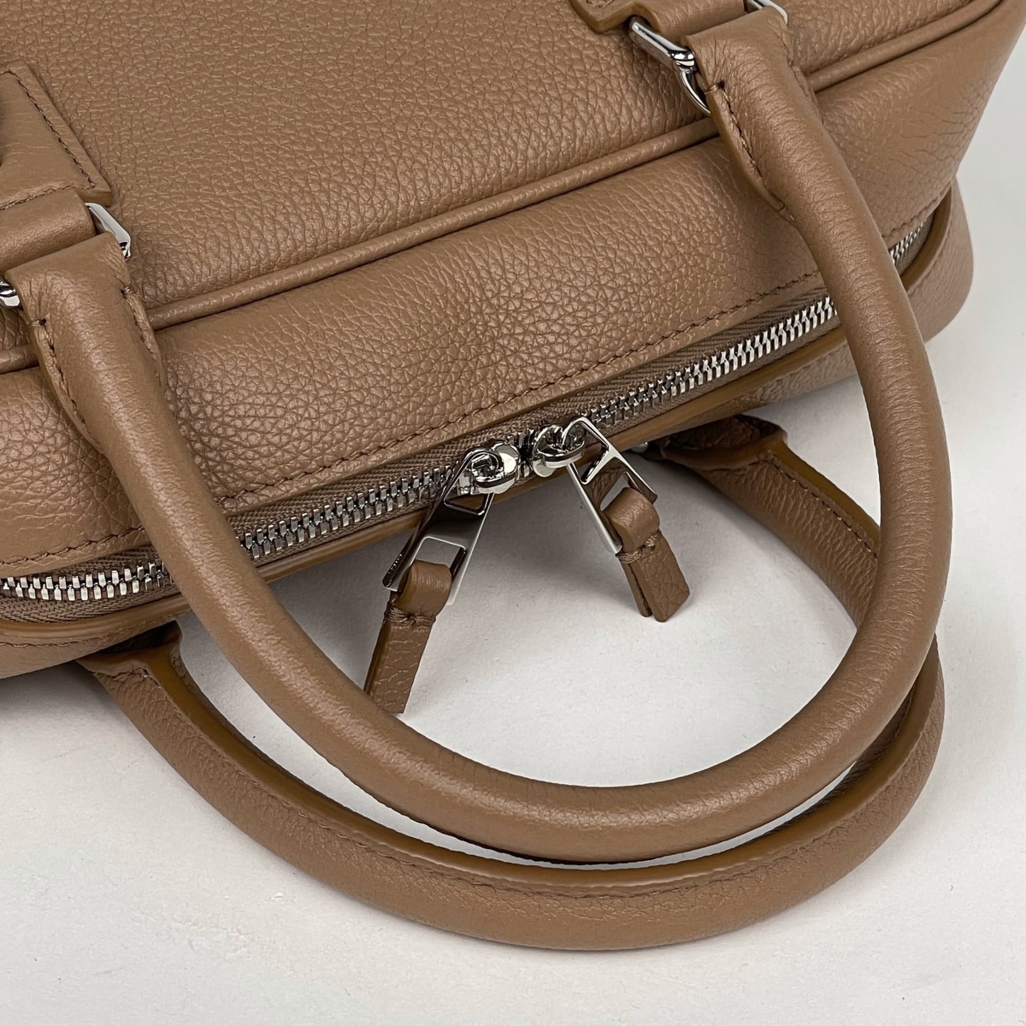 Loewe Brown Leather Handbag (Pre-Owned)