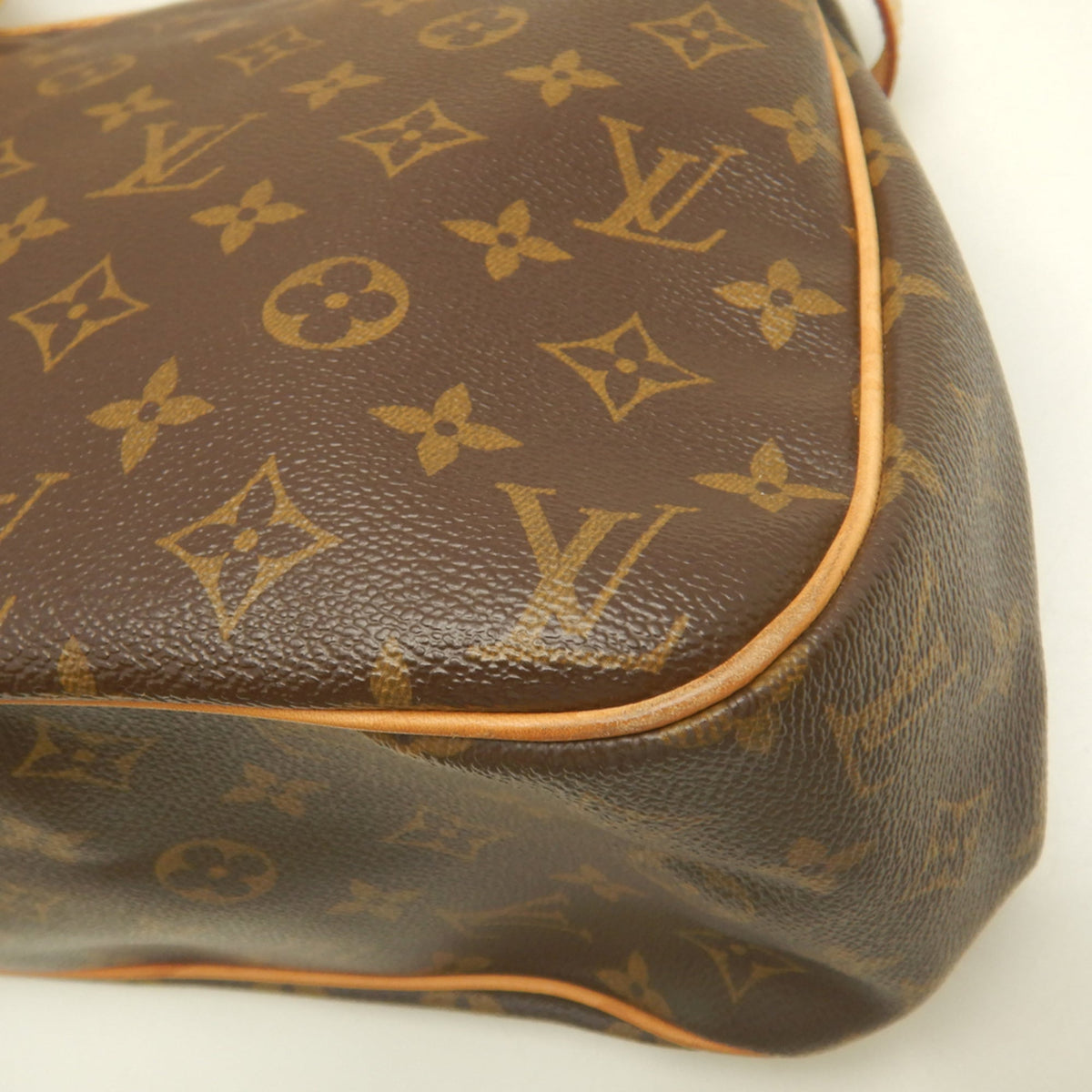Louis Vuitton Brown Monogram Monogram Shoulder Bag (Pre-Owned)