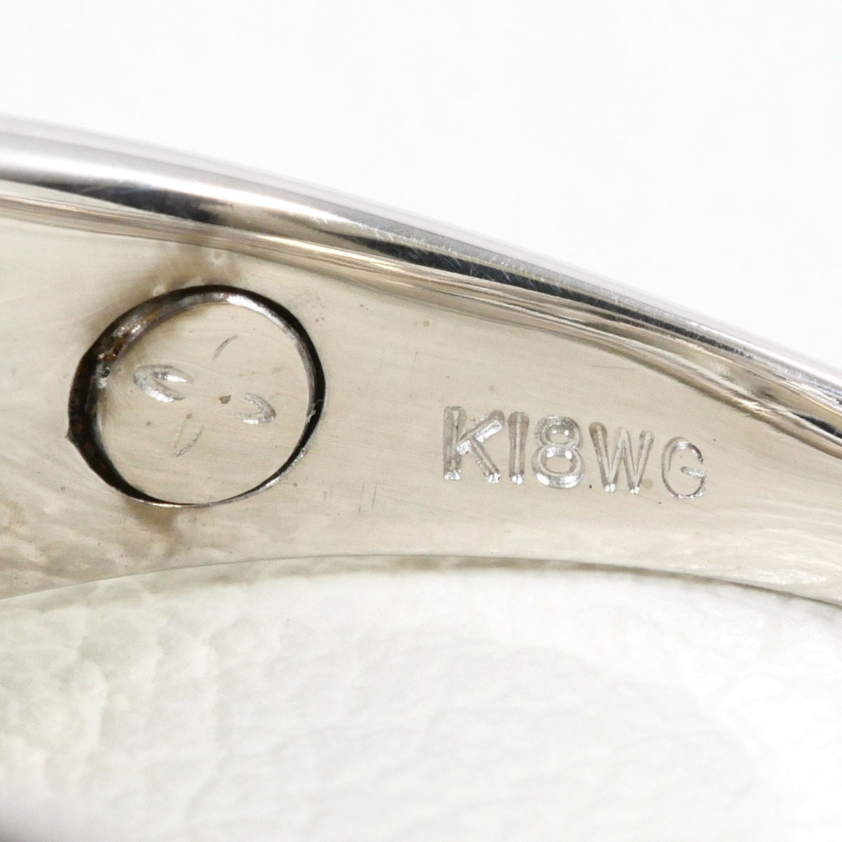 Unbranded White Gold White Gold (18K) Band Ring (Pre-Owned)