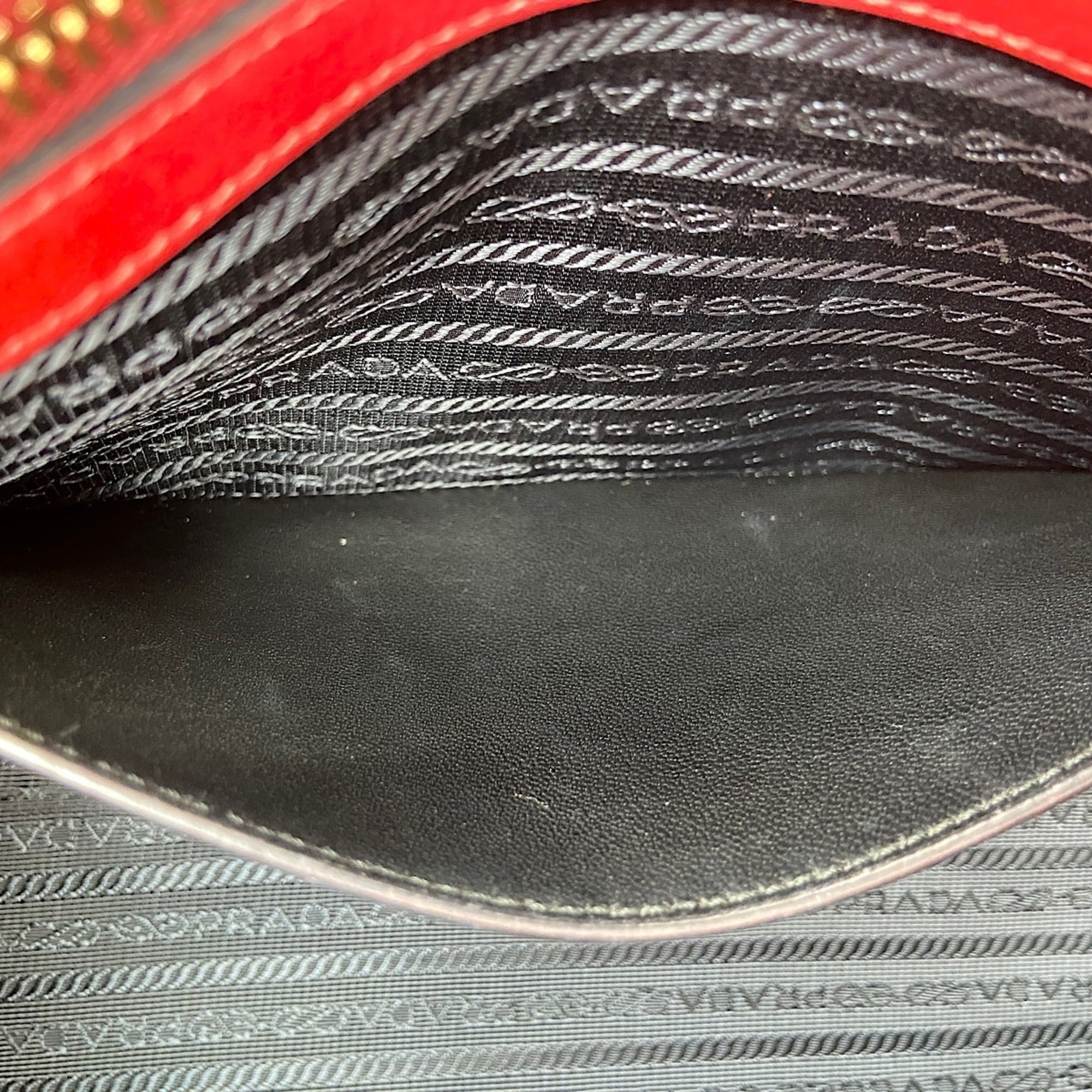 Prada Red Color Leather Handbag (Pre-Owned)
