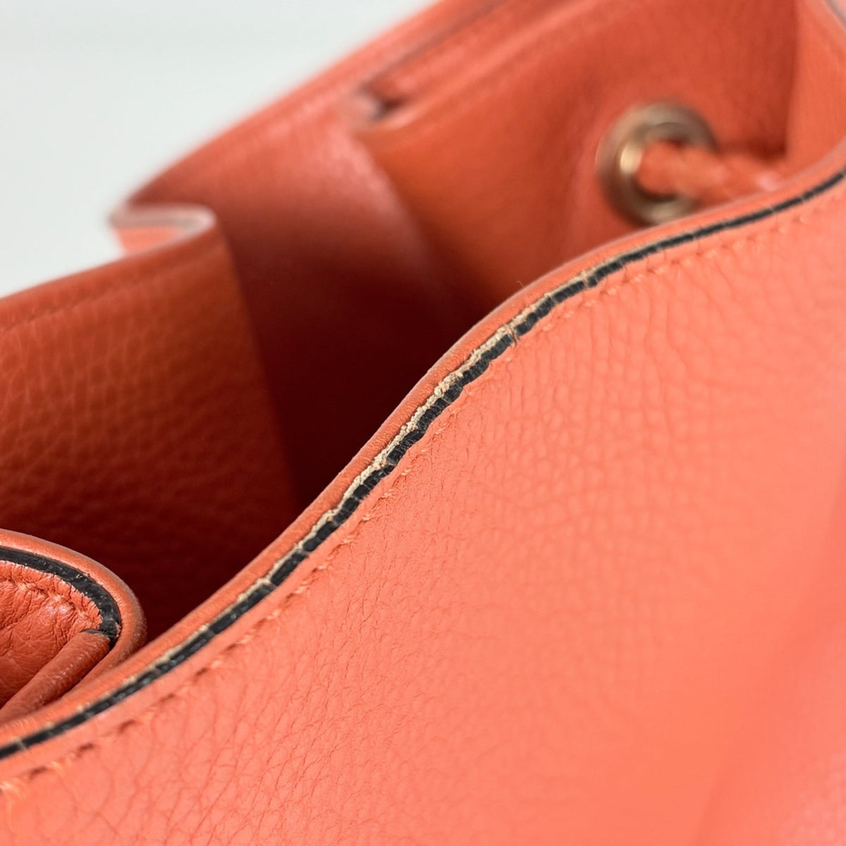 Gucci Red Color Leather Tote Bag (Pre-Owned)