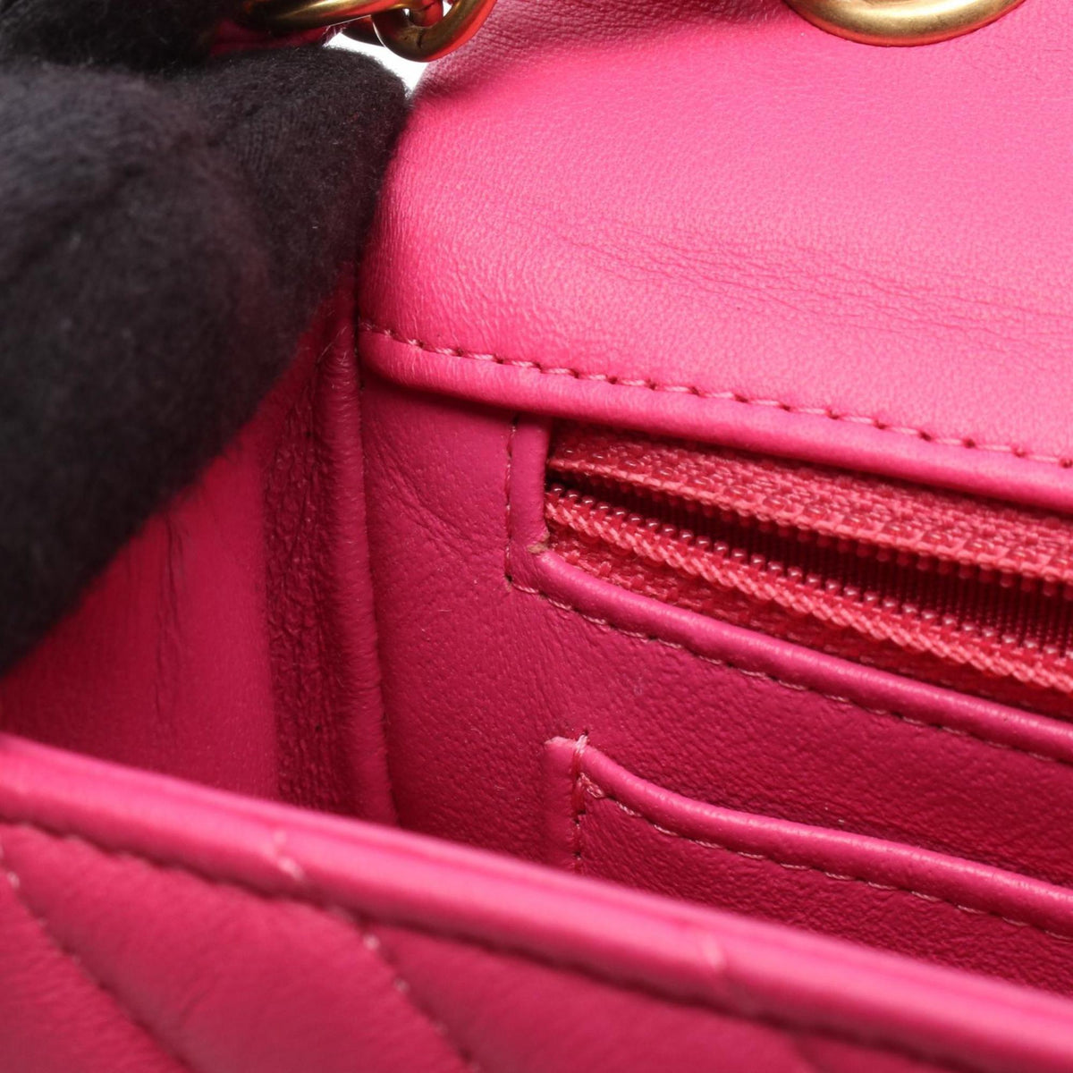 Chanel Pink Leather Handbag Shoulder Bag (Pre-Owned)