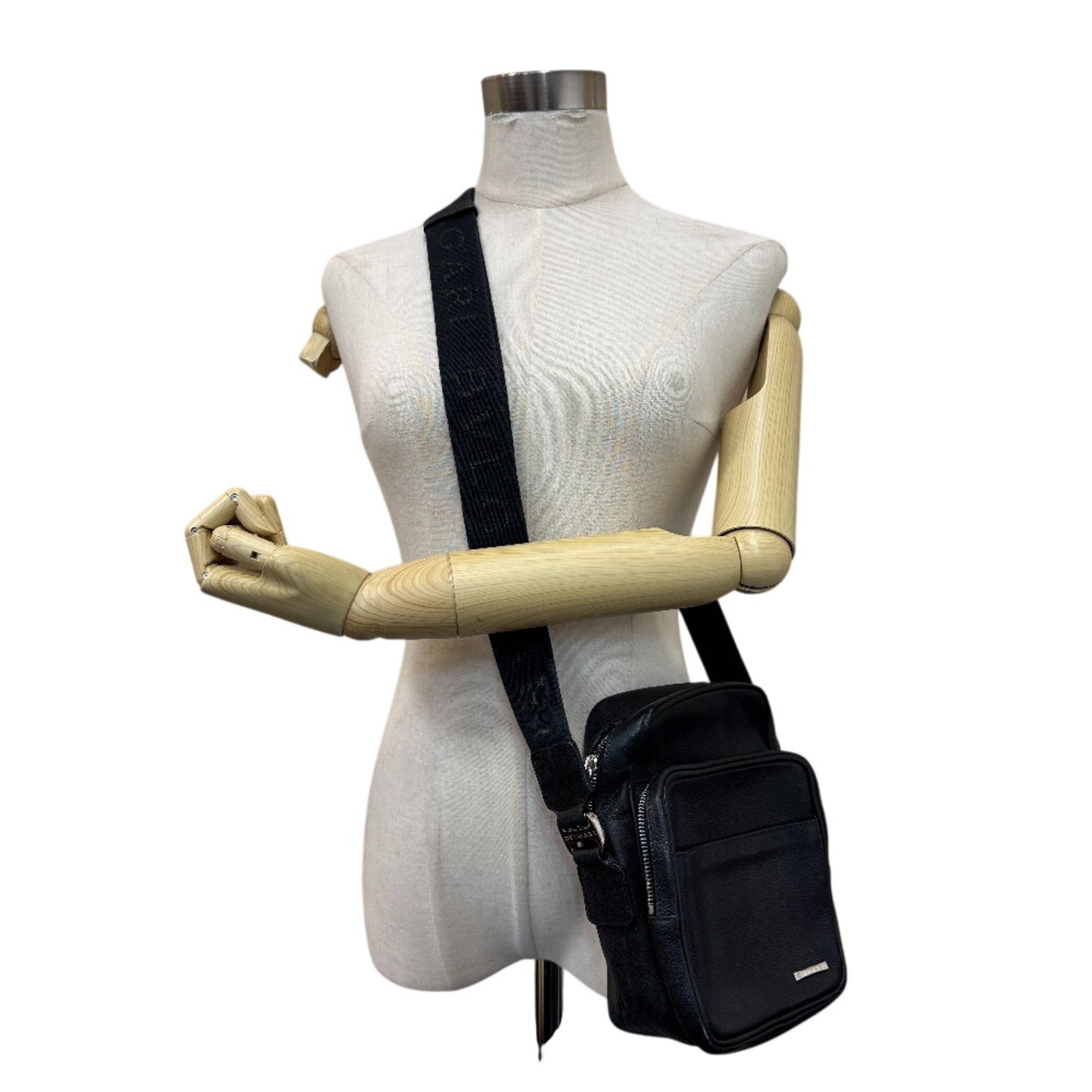 Bvlgari Black Leather Shoulder Bag (Pre-Owned)