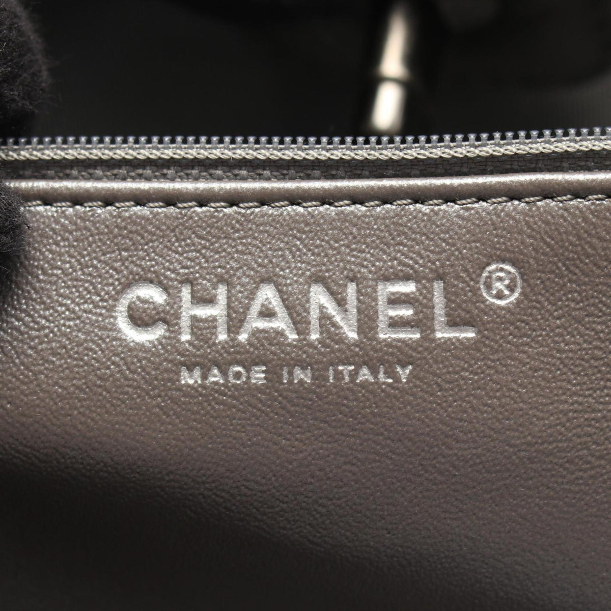 Chanel Silver Grained Calfskin Handbag Tote Bag (Pre-Owned)